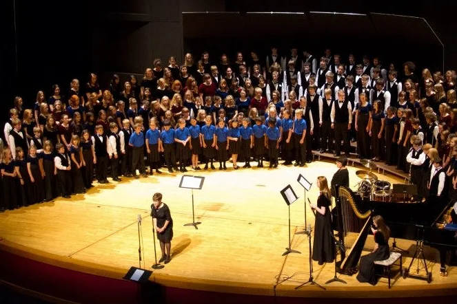 Carol Nelson and HVCChoirs.jpg