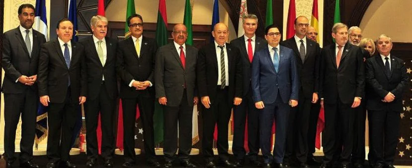Tunisia took part on January 21, 2018 in the 14th meeting of the Foreign Ministers of the 5+5 Dialogue on the Western Mediterranean in Algeria. TunisianForeign Minister Mr. Khemaies Jhinaoui took part in this meeting which is co-chaired by Algeria and France. The meeting focused on the consolidation of the comprehensive and sustainable economic and social development to meet the region’s common challenges. Several issues on the western Mediterranean, in particular the region’s security and stability and combating terrorism and extremism tackled during the meeting. Participants also discussed strengthening co-operation in several vital fields such as youths employment, vocational training, migration and mobility, climate changes and sustainable development. The Tunisian Foreign Minister had, on the fringes of the meeting, bilateral talks with the Arab Maghreb Union (AMU) Secretary-General, the Union for the Mediterranean (UfM) Secretary-General and the European Union (EU) representative. The 5 + 5 Dialogue brings together Spain, France, Italy, Malta and Portugal on the northern shore, as well as Algeria, Libya, Morocco, Mauritania and Tunisia on the southern shore. Secretaries-general of the AMU, UfM and the EU participated in the meeting as observers.