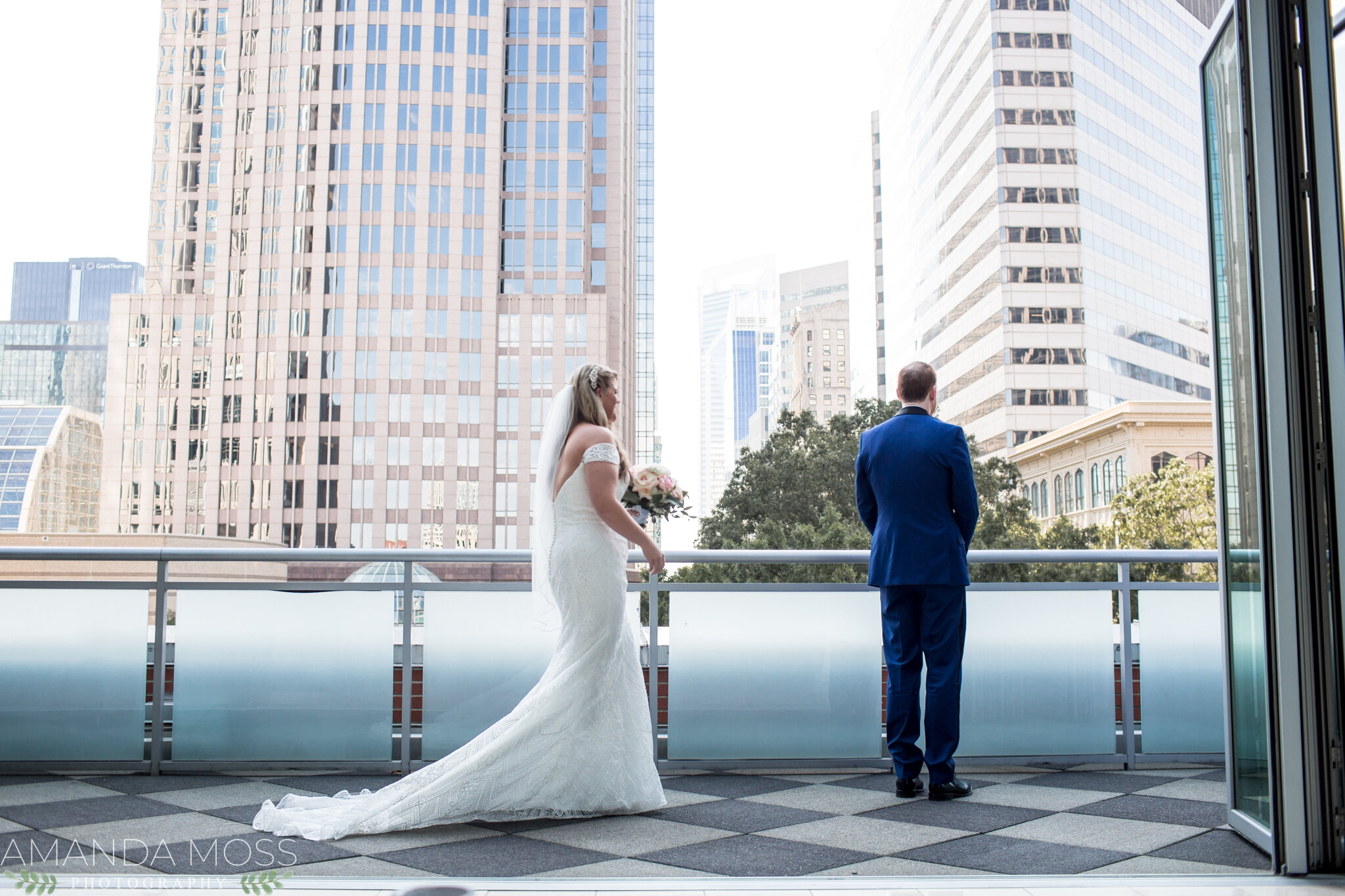 charlotte north carolina wedding photographer foundation for the carolinas downtown september