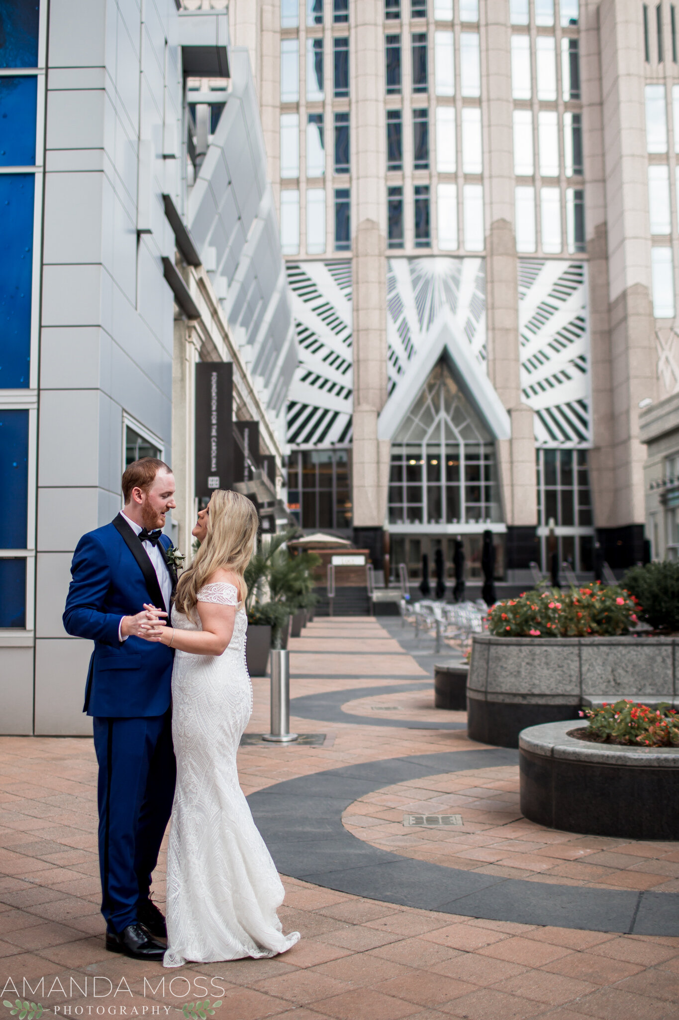 charlotte north carolina wedding photographer foundation for the carolinas downtown september