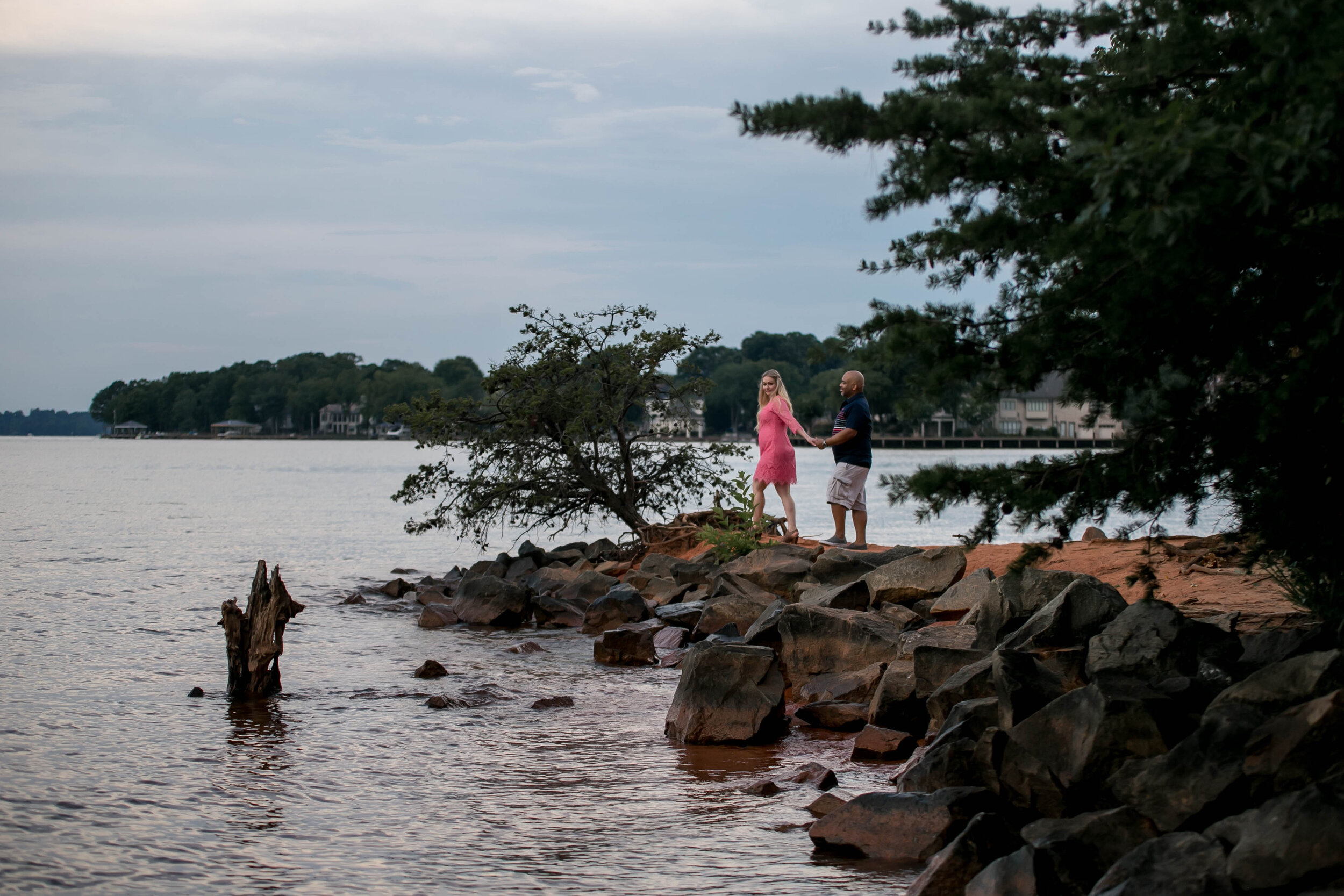 charlotte north carolina wedding engagement photographer jetton park lake norman