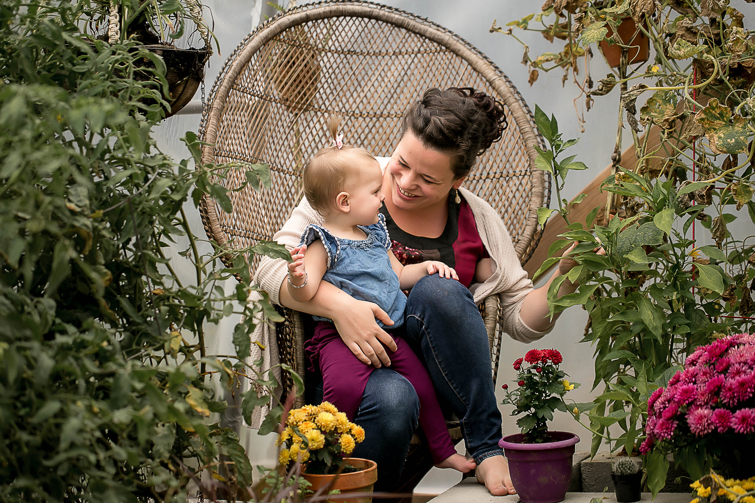 charlotte north carolina family photographer greenhouse session mommy daughter