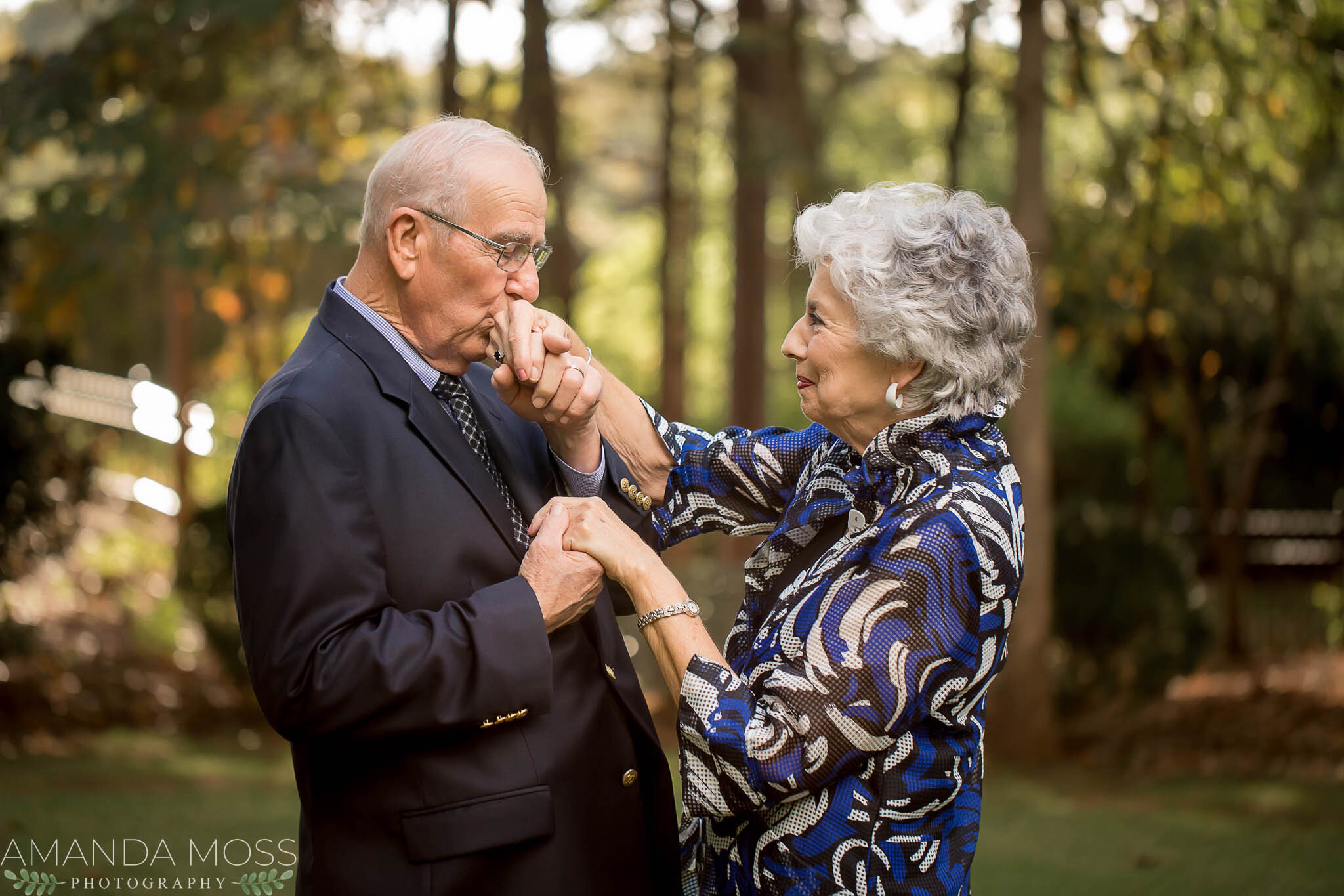 charlotte north carolina wedding photographer intimate elopement family home back yard