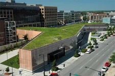 20-public-library-living-green-roof-des-moines-iowa.jpeg