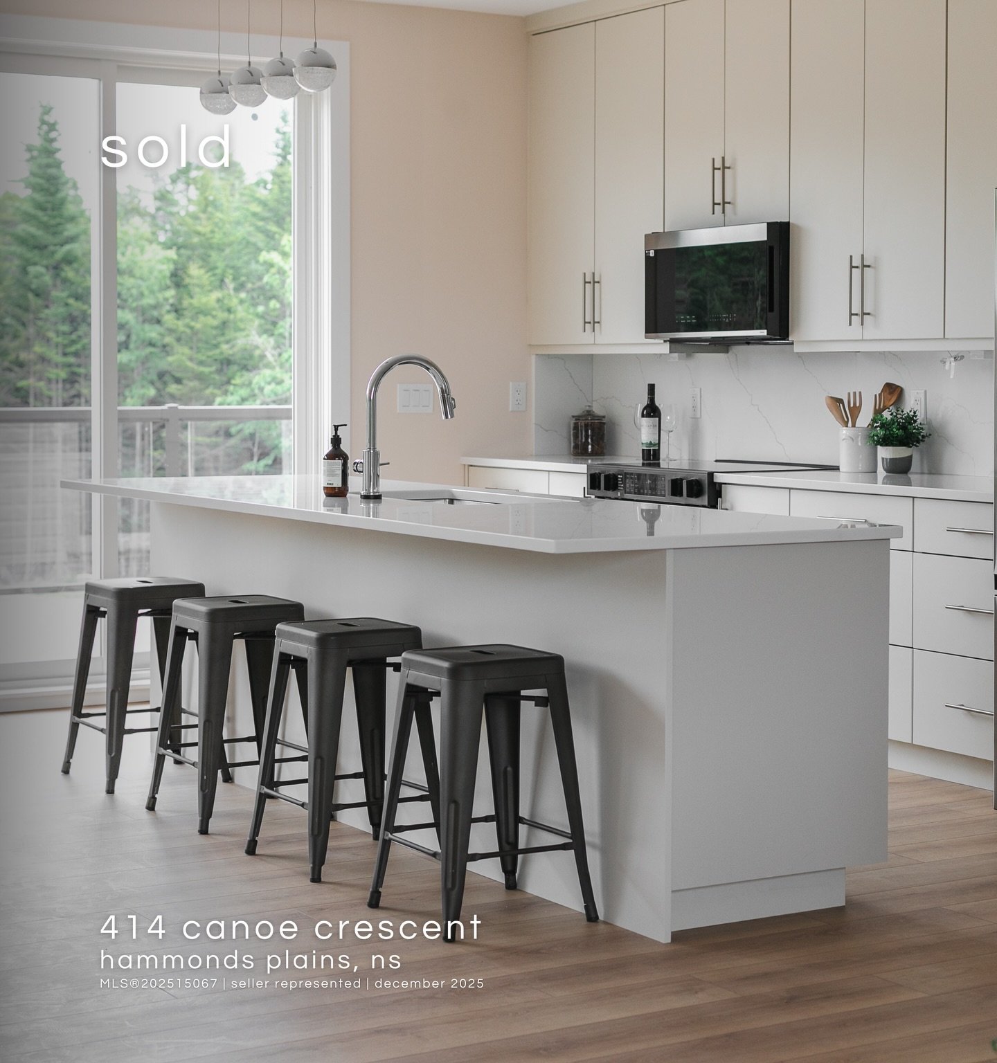 congratulations to our seller on the successful sale of 414 Canoe Crescent in Hammonds Plains - just in time for the holidays 🏡🎉

a special thank you to @sarahschlender_realtor for the streamline and extremely efficient deal ie: sold firm on a Tues