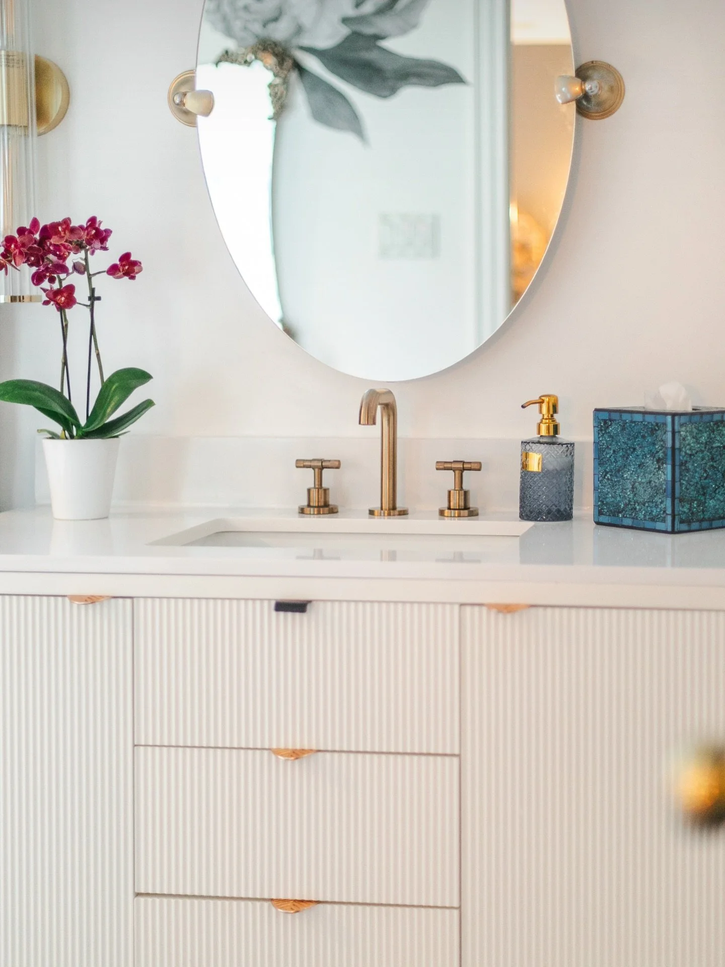 A closer look at 390 Gleneagles Drive 

where every finish, texture, and design choice was intentionally curated. From warm materials to refined craftsmanship, these are the details that elevate a house into a home 😍🏡

MLS&reg;202526235 | offered a