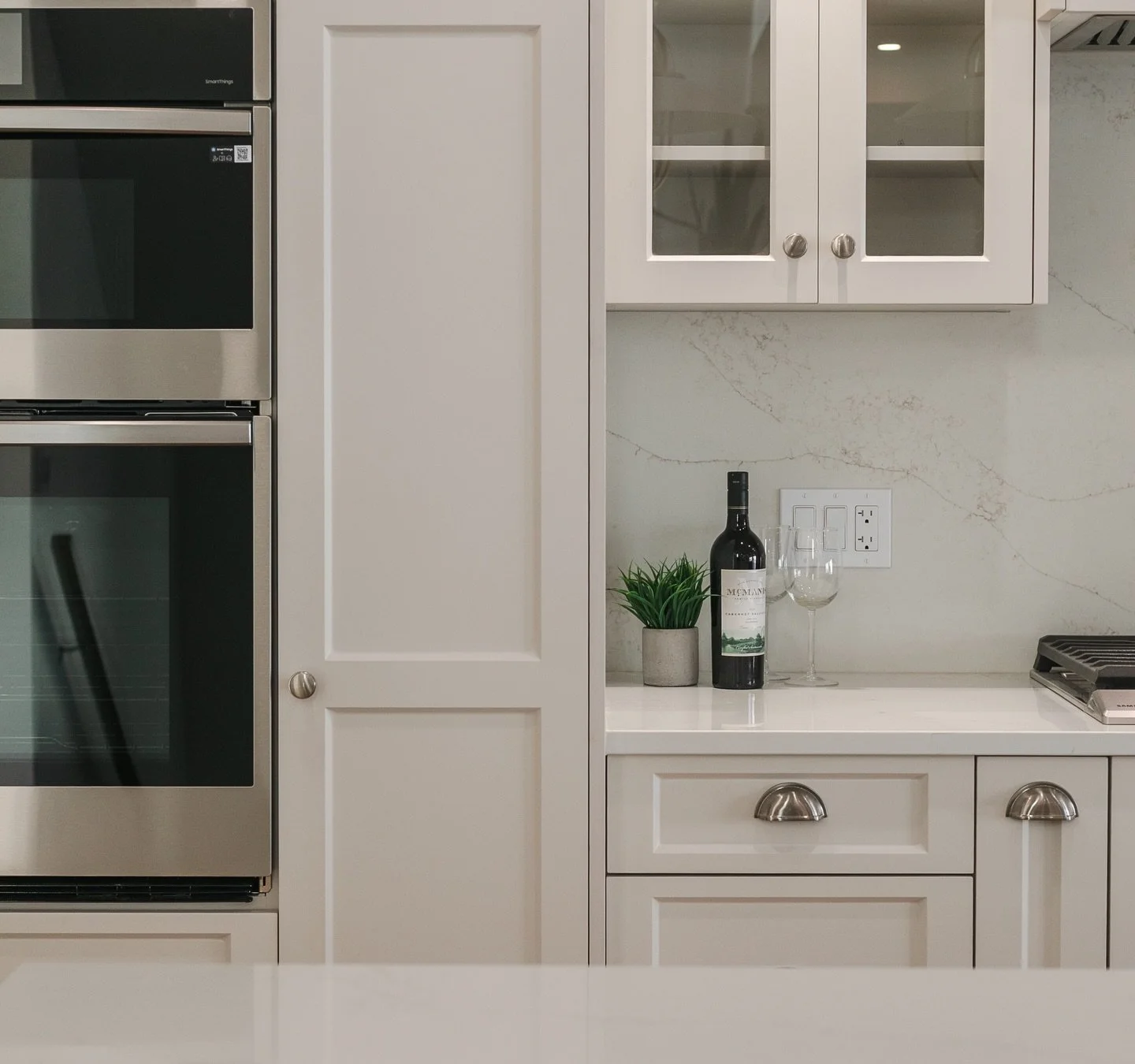 Crafted from the ground up with exceptional attention to detail and elevated workmanship, 112 Samaa Court is where precision meets presence 

The kitchen is more than beautiful - it&rsquo;s deliberate. A statement oak island designed for gathering, q