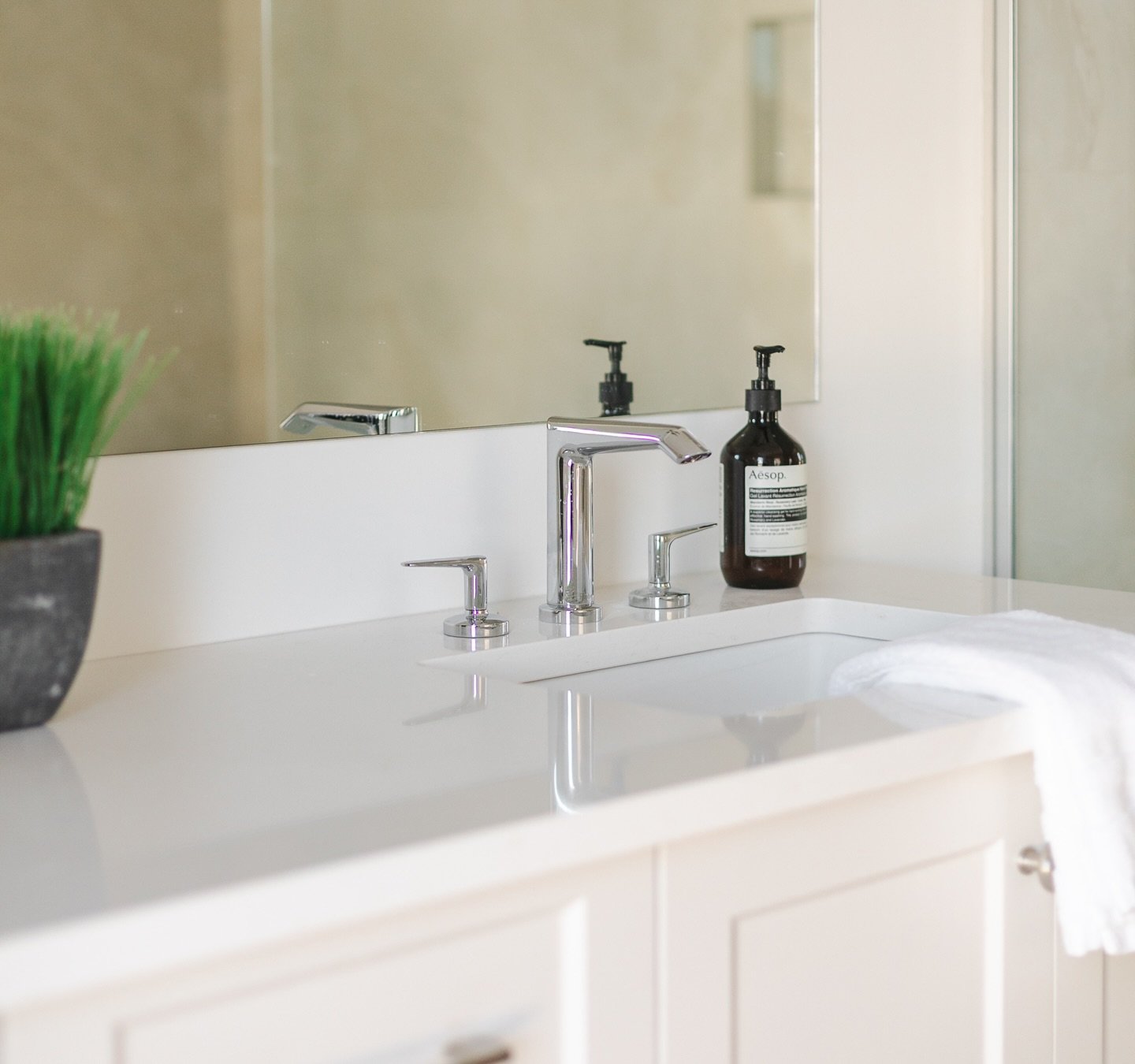 💬🛁 We&rsquo;ve got to talk about the bathrooms at 112 Samaa Court

From the spa-inspired primary ensuite to the perfectly styled powder room, every space was designed with the same level of intention you&rsquo;d expect throughout the rest of this h