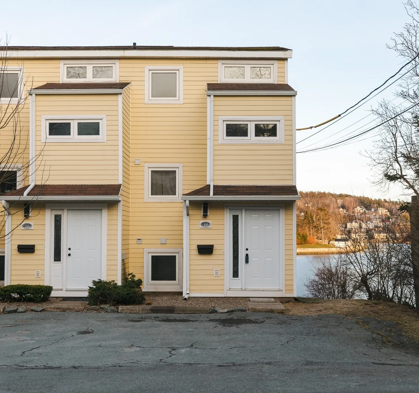 An exceptional opportunity to own the view many pay 7 figures for. 🌊

473 Shore Drive delivers the kind of Bedford Basin backdrop buyers dream about, with panoramic water views, effortless style, and a smarter alternative to full waterfront ownershi