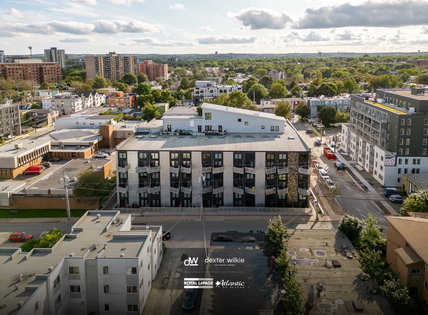 City living, but make it effortless 

This beautifully maintained 2 bed, 2 bath condo offers 1,000 sqft of airy, loft-inspired living in a location that puts some of Halifax&rsquo;s best right outside your door. With soaring ceilings, oversized windo