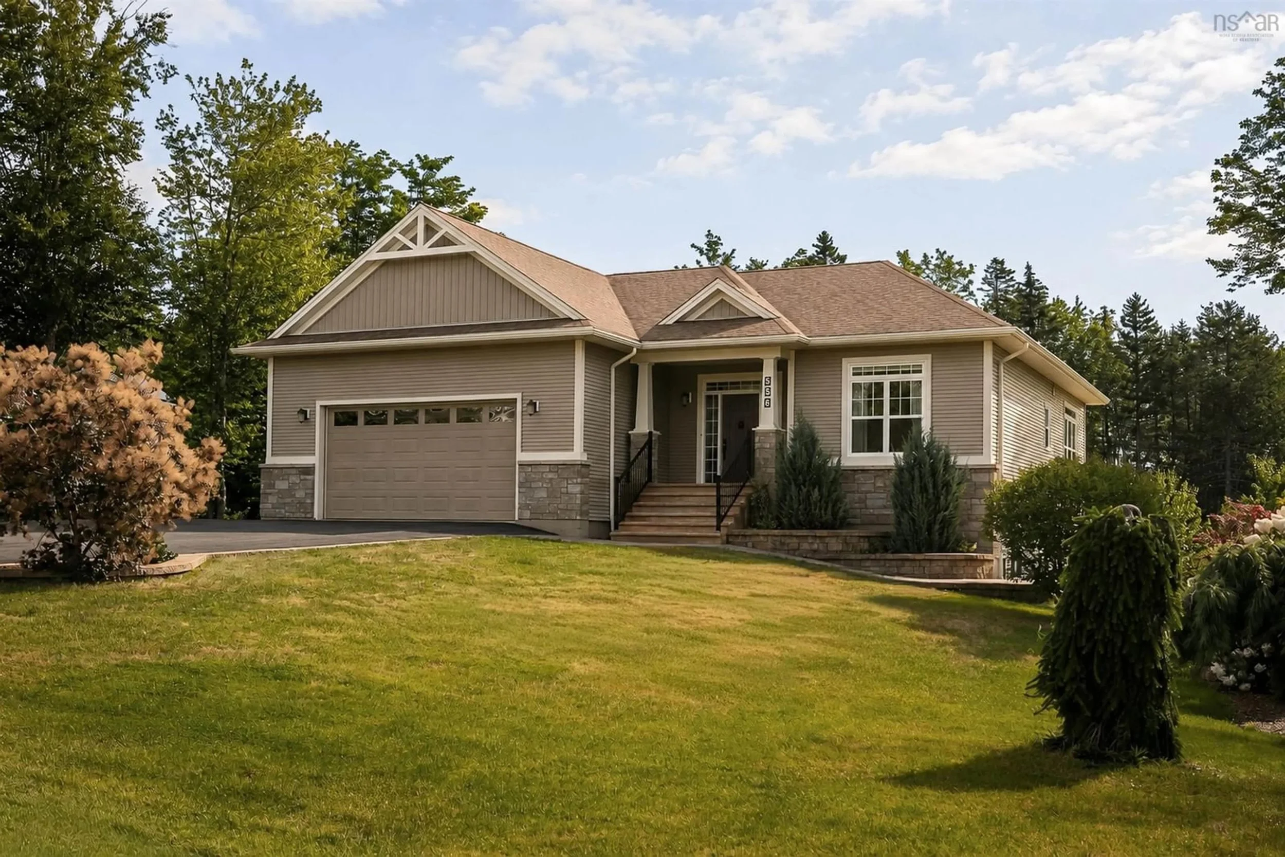 Back on the Market: St. Andrews West Bungalow on 1.21 Acres with a Detached Bunkie — 556 Duart Avenue