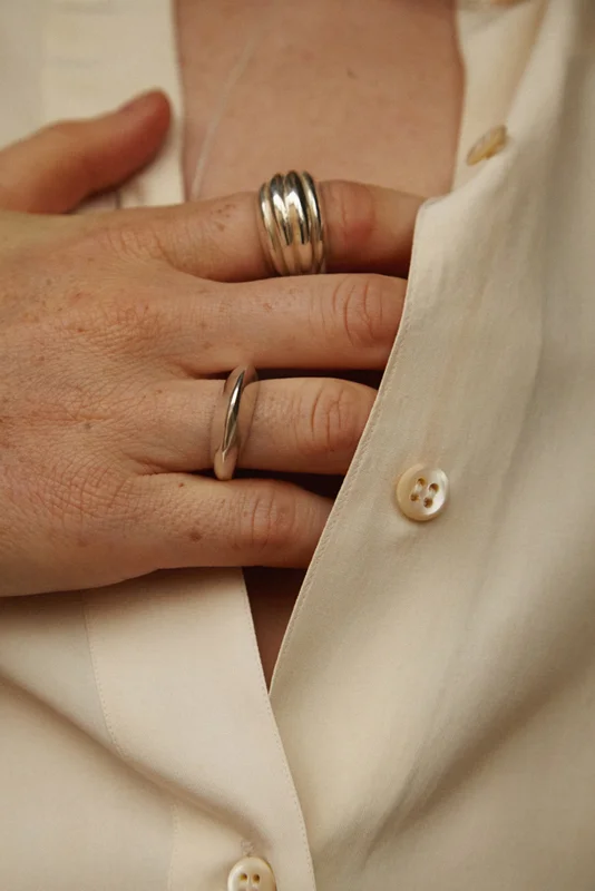 ARANISURURING-NATHALIE-SCHRECKENBERG-JEWELRY.jpg