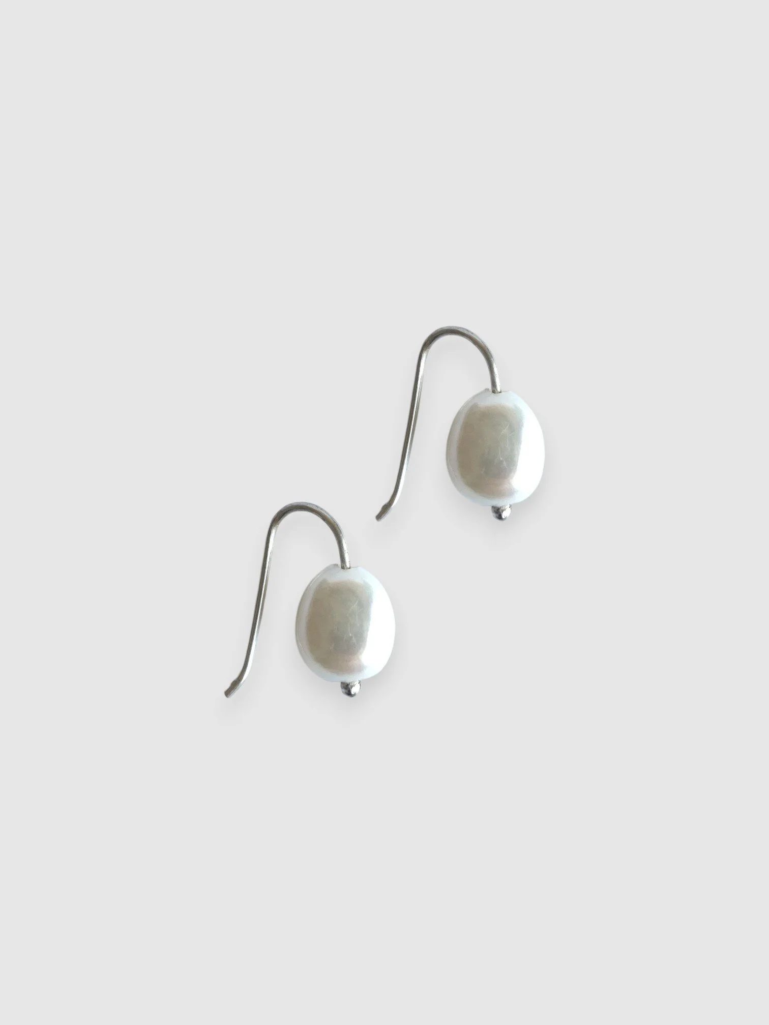 SMALLPERLITAEARRINGS.jpg