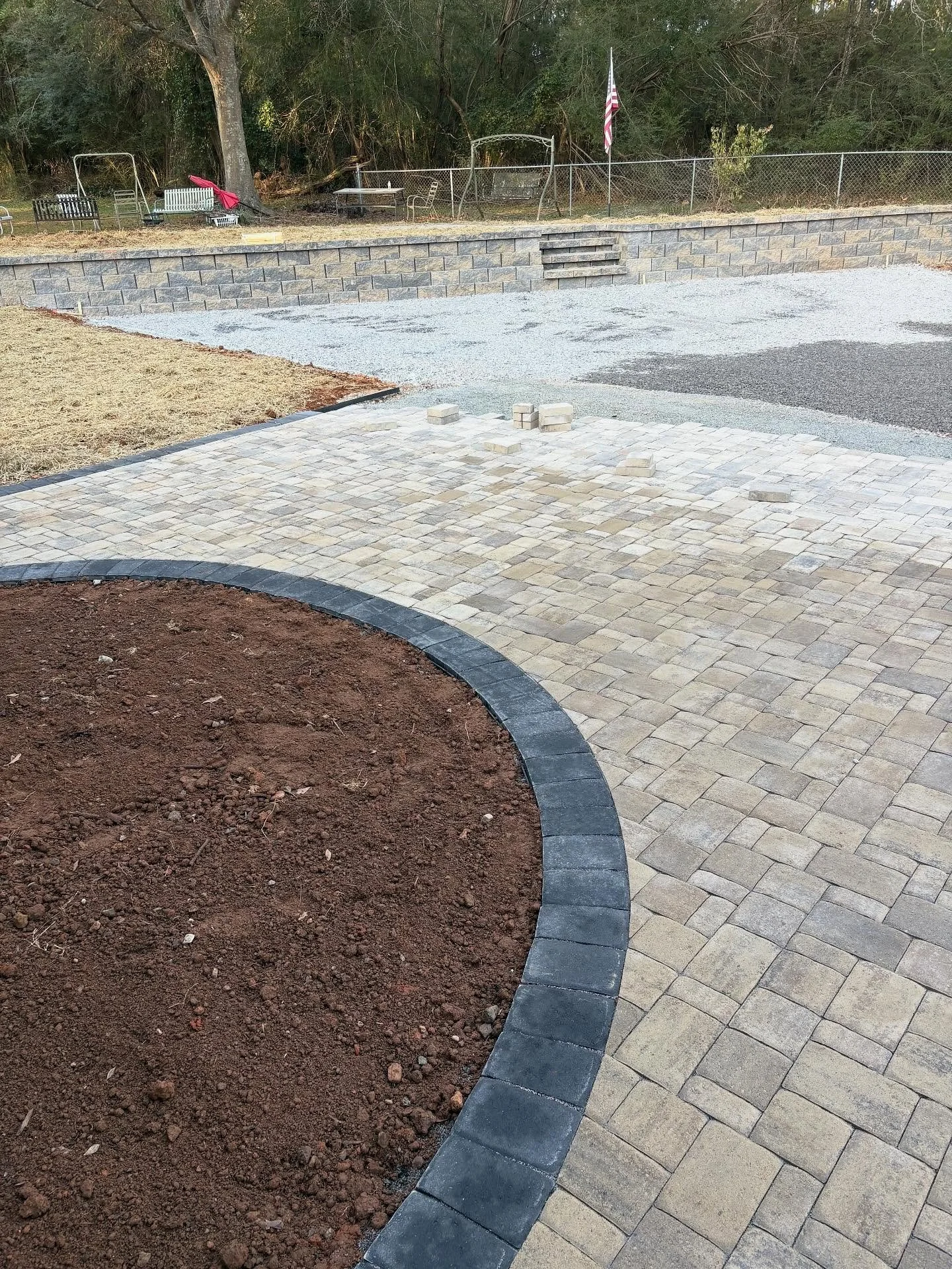 Moving along on this project, walkways, walls, patios and parking all done with #belgard products.  Cambridge cobble pavers and diamond pro block. 

#pavers #hardscape #walls #designbuild #itmga.com 

@haley.browning @elizabethb.09 @ardjoshua @carson