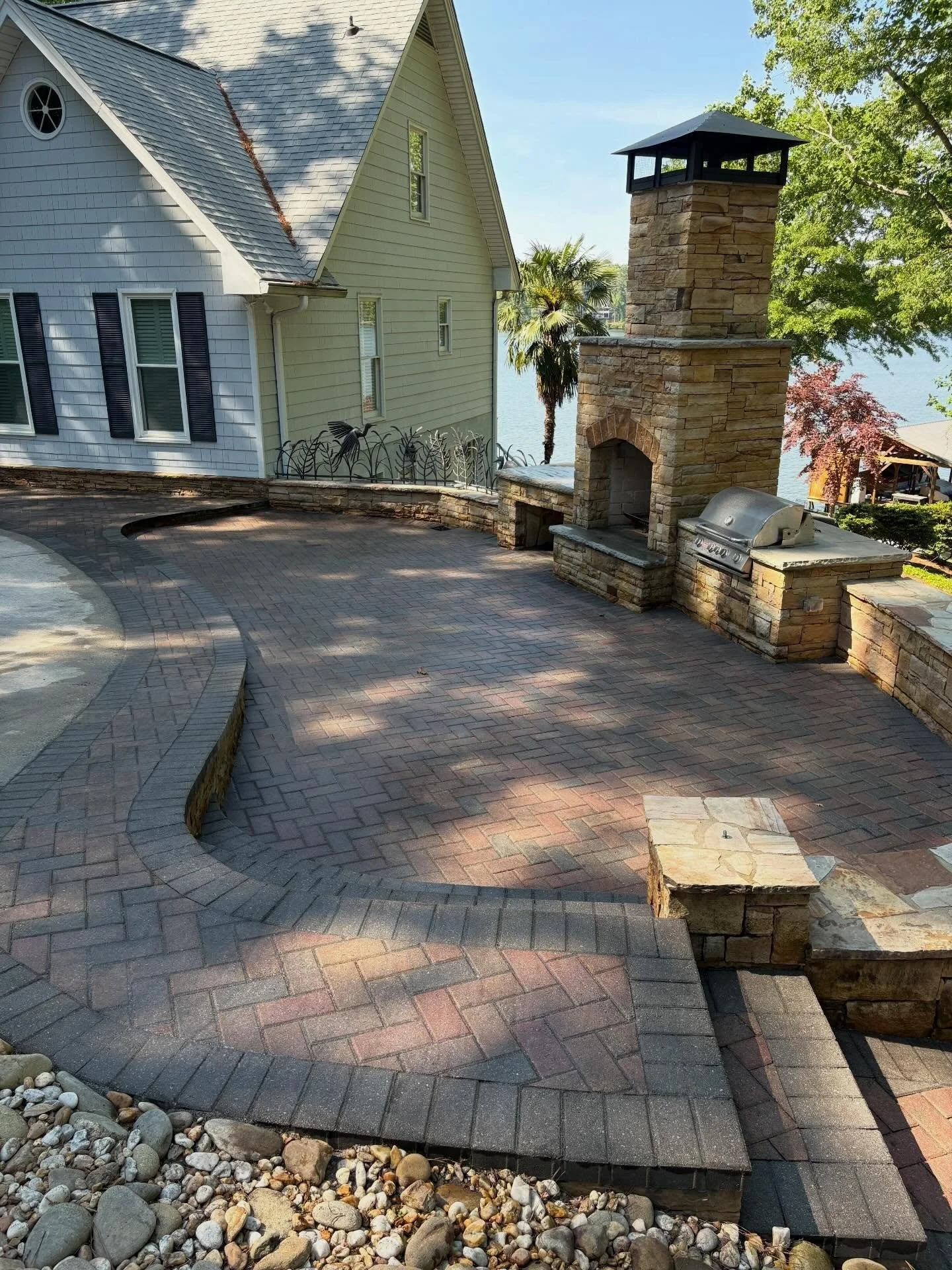 This outdoor space was in bad shape&hellip;

- Sunken pavers all over the place
- Complete base failure 
- unusable 

We came in and removed all the pavers, repaired the base with lots of #57 stone and lots of compaction 

Reinstalled the pavers, cle