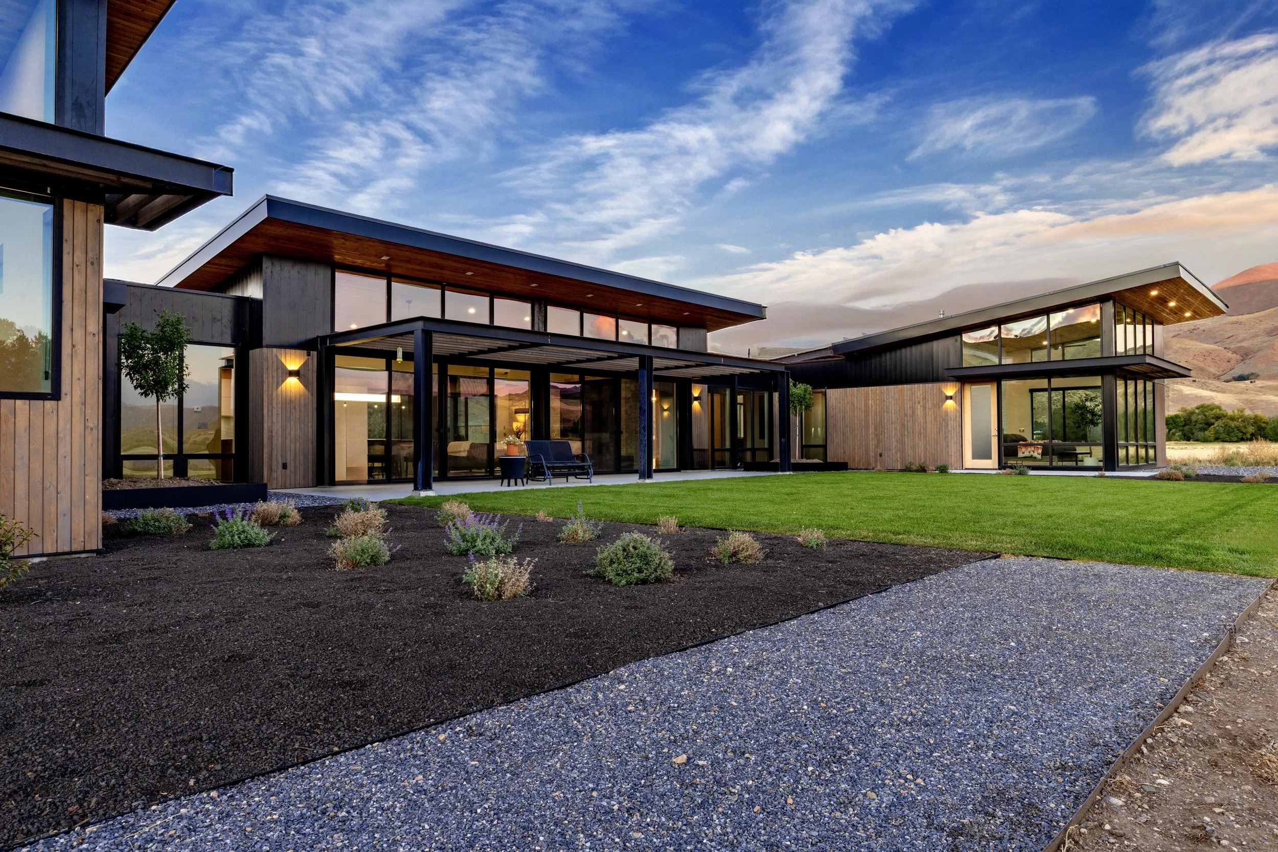 MCGREER RESIDENCE WEB 16.jpg