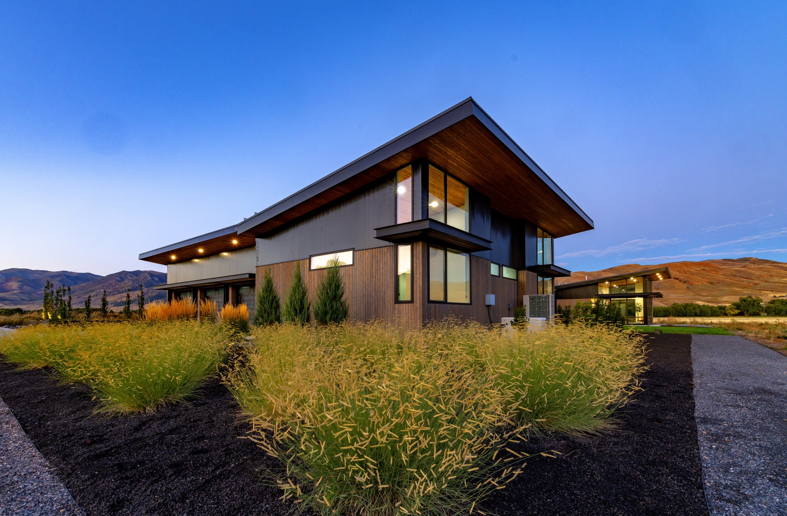 MCGREER RESIDENCE WEB 15.jpg