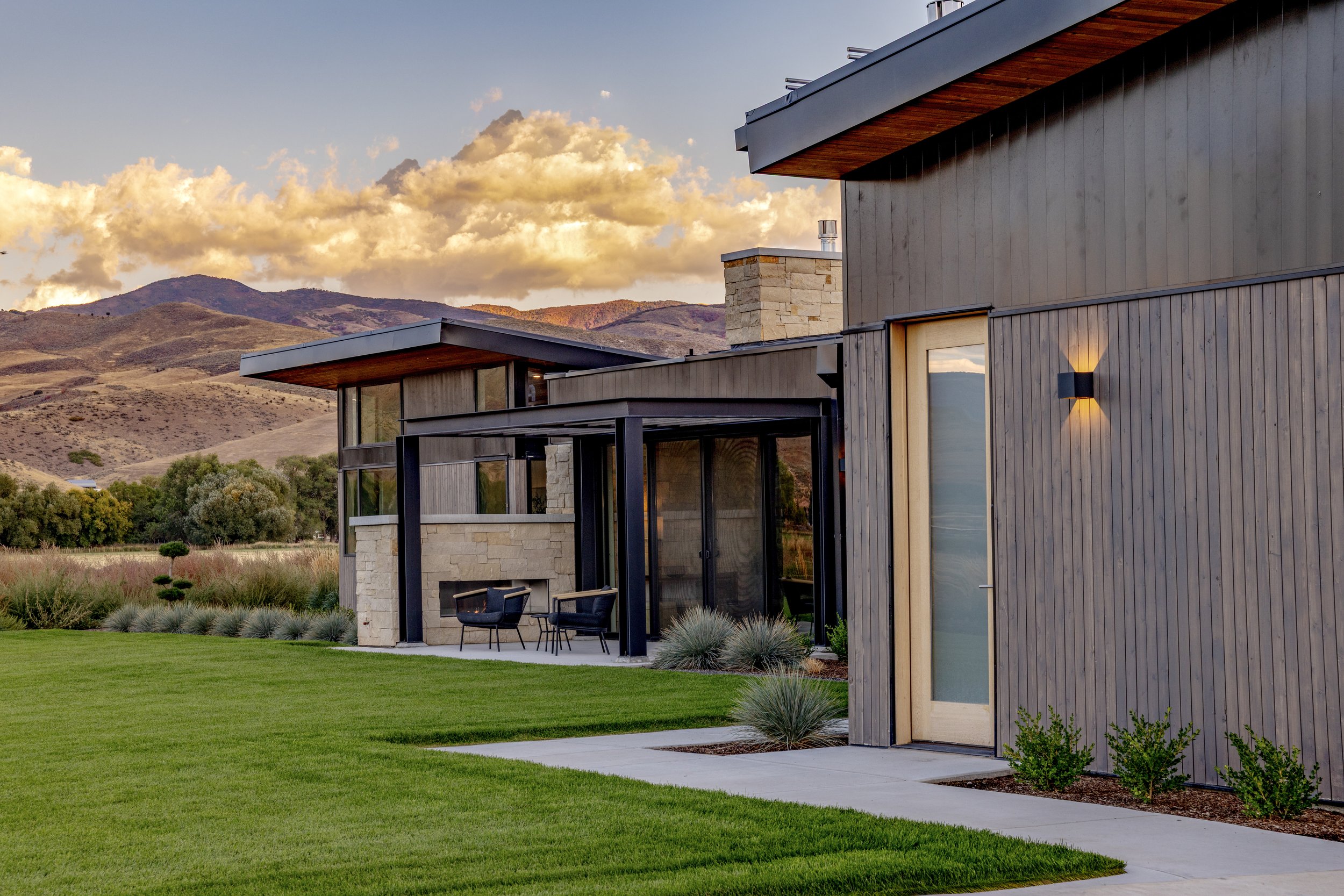 MCGREER RESIDENCE WEB 18.jpg