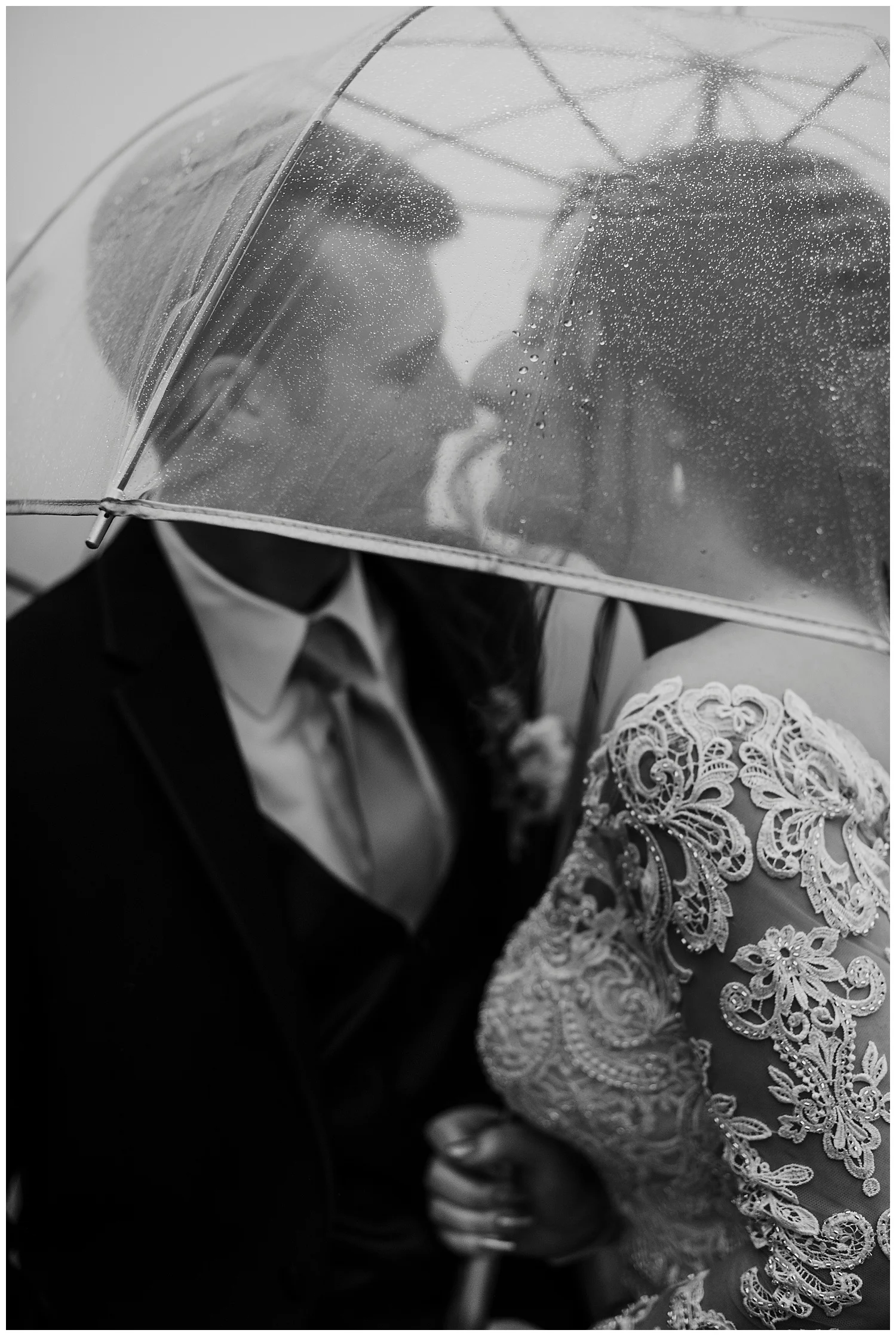 Romatic-Rainy-Winery-Wedding_0032.jpg
