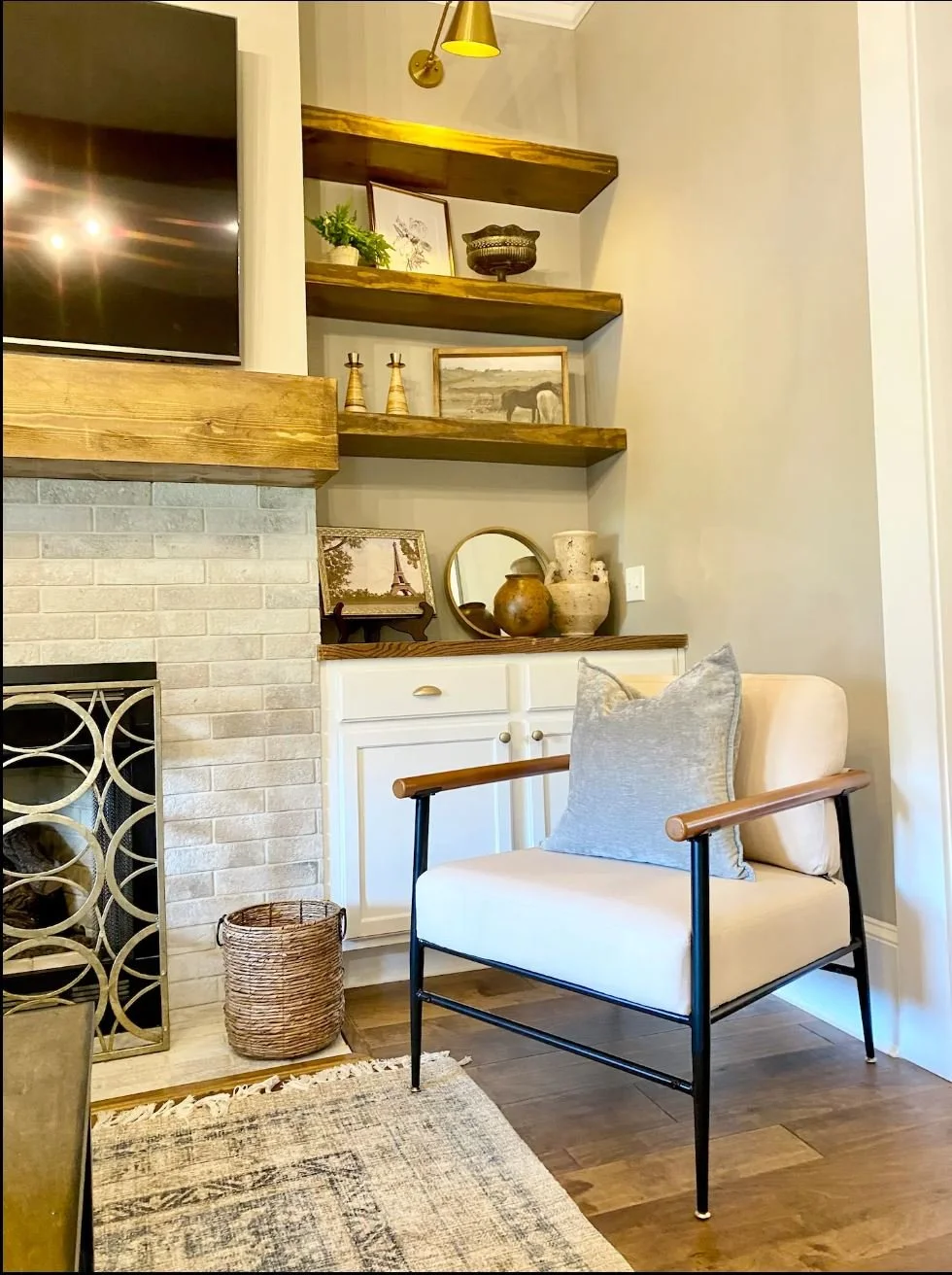 Living Room 3.JPG