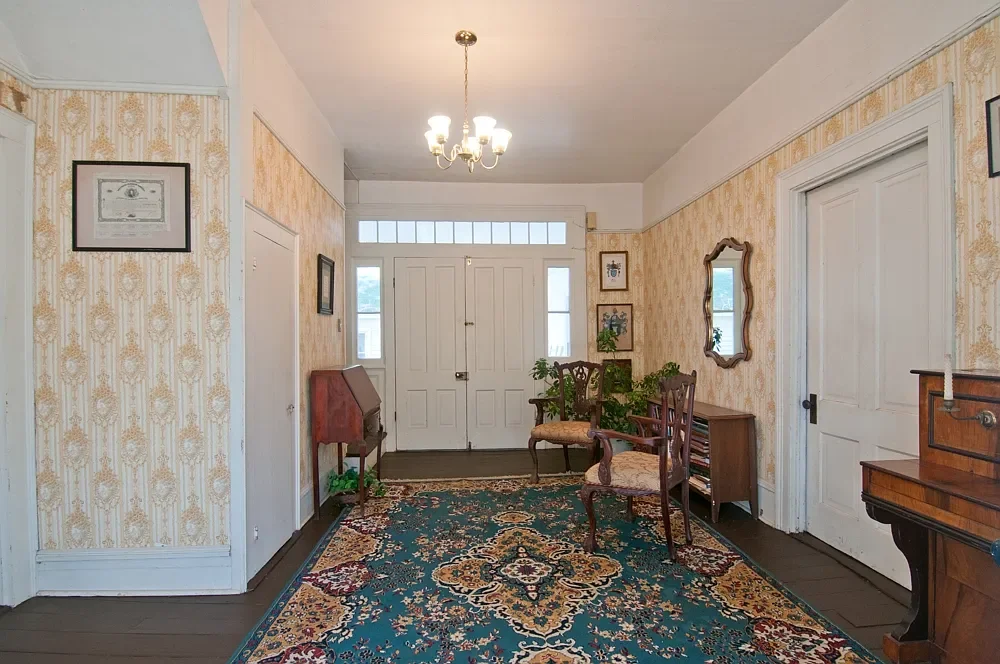 hutchins house5.webp