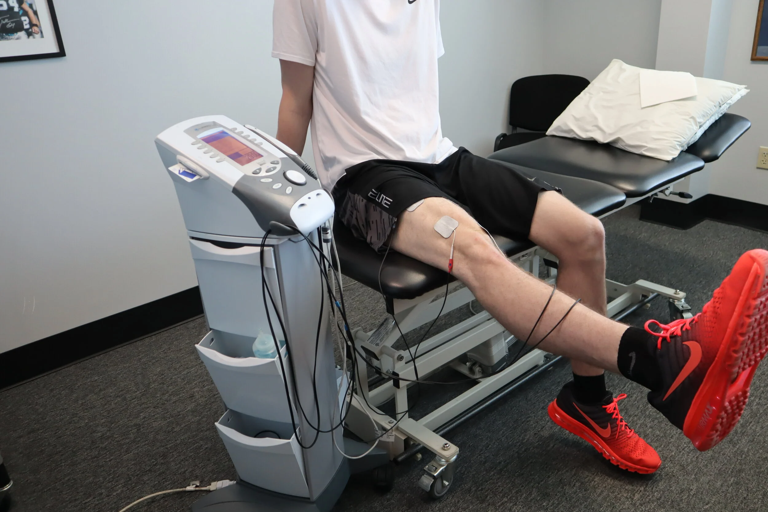 Performing a Long Arc Quad with E-Stim