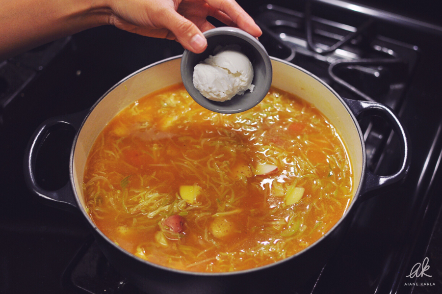 Vegan Potato-Leek Soup | Aiane Karla | www.aianekarla.com