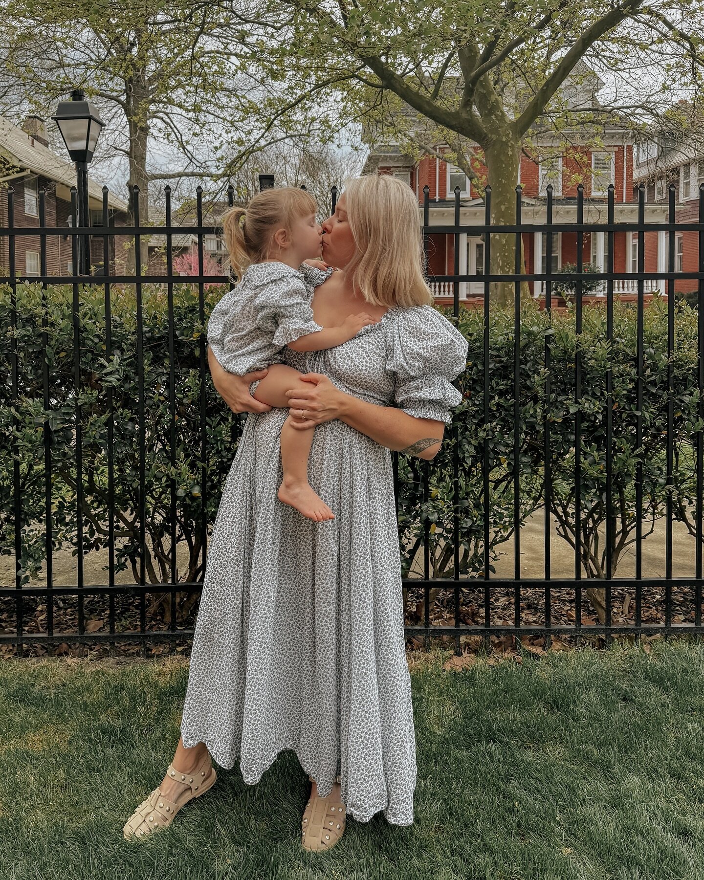 Happy belated Easter! We had such a good weekend with family and friends. And I finally found an occasion to wear these matching dresses with my daughter 🥰

#fredasalvador #doen #vintagestyledress #vintagestyleclothing