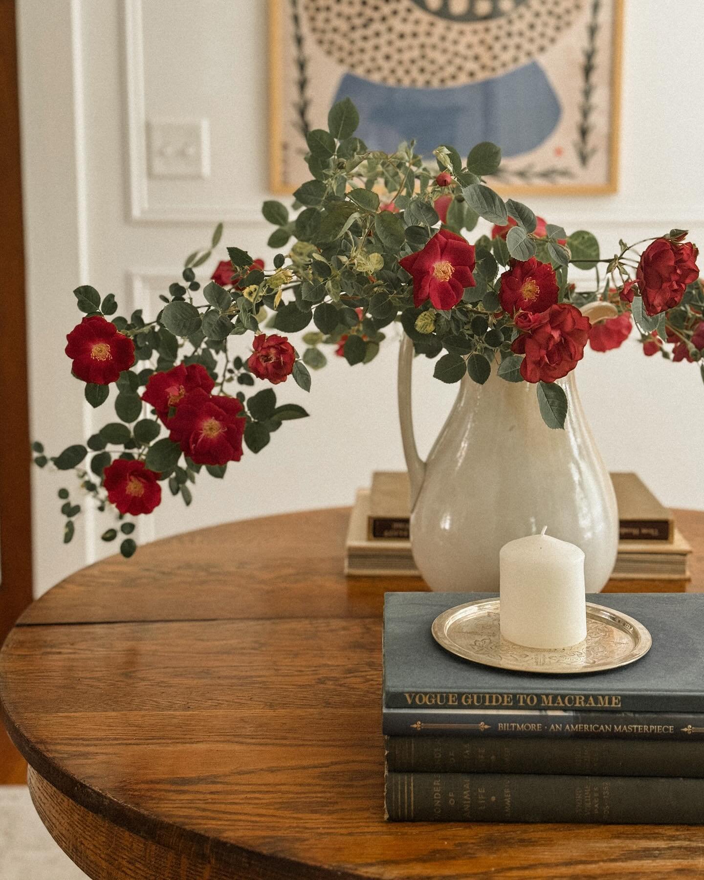 Not me telling a friend I wasn&rsquo;t a fan of red roses and then falling in love with my recently rehabbed red rose bush the next day 🤪 I guess when you bring something back to life it&rsquo;s your baby and you love it no matter what color it is. 