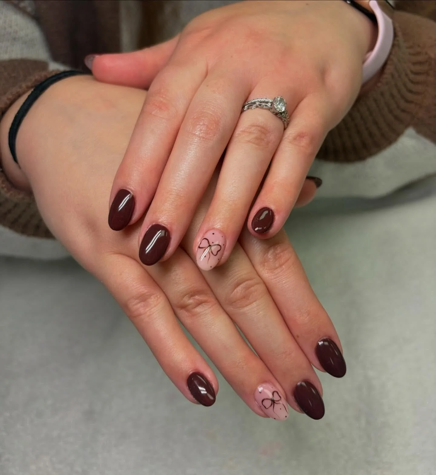 Look at that retention!! 

#freshset #gelnailsdesign #gelnails #nails #nailsnailsnails #okotoksbusiness #okotoksnails #yycsmallbusiness