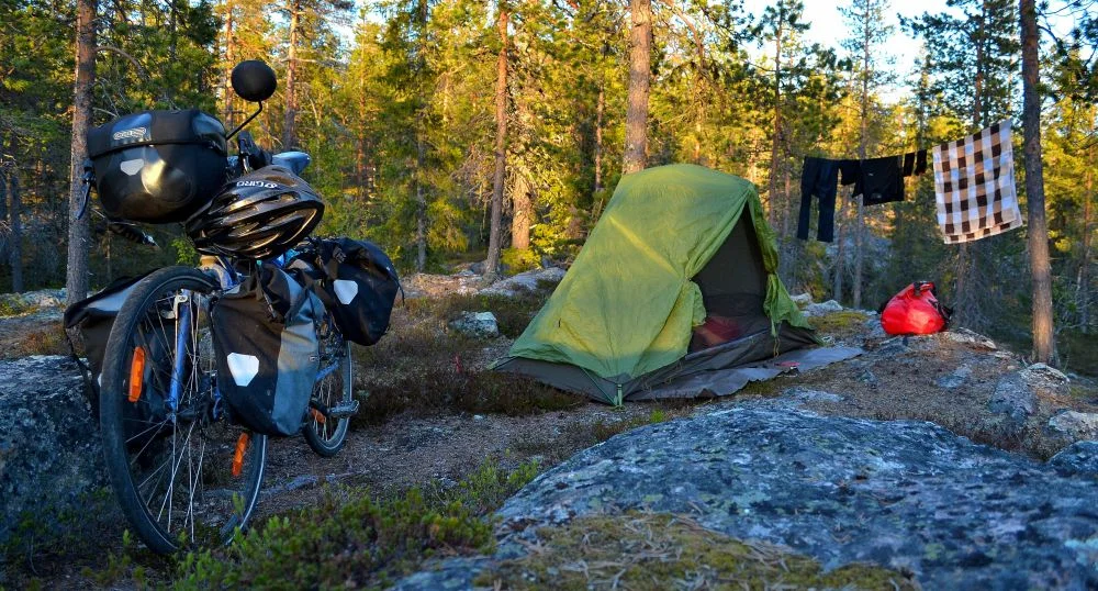 Sir, huoneenne on täällä.