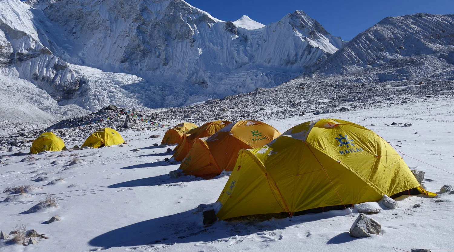 Basecamp Nepalissa 2014.