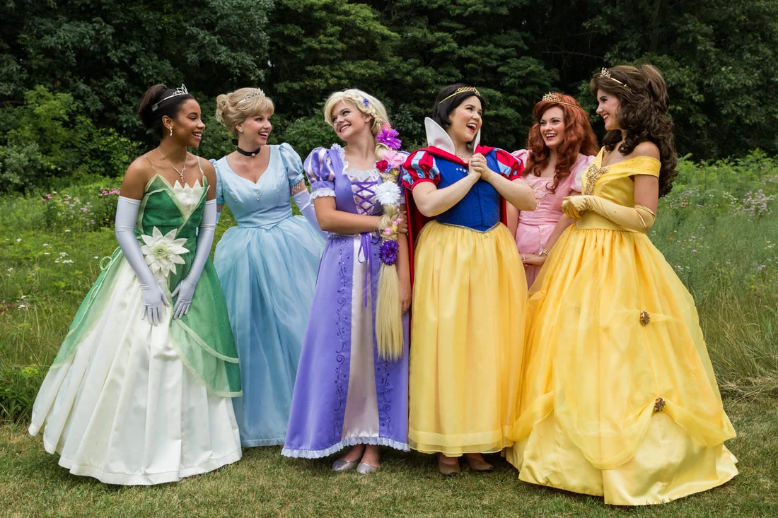 Model call // Princesses needed!