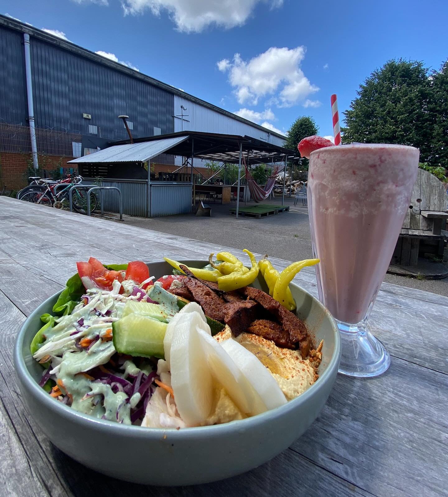 This weeks meant to be a scorcher. 🌞🌞🌞 Get down to the best beer yard in Cardiff. Weve got milkshakes, Ice cold beers, the finest food!! 
Featured here: Our Madoner its a belter, cumin spiced beef or homemade seitan, salad, order it your own way a