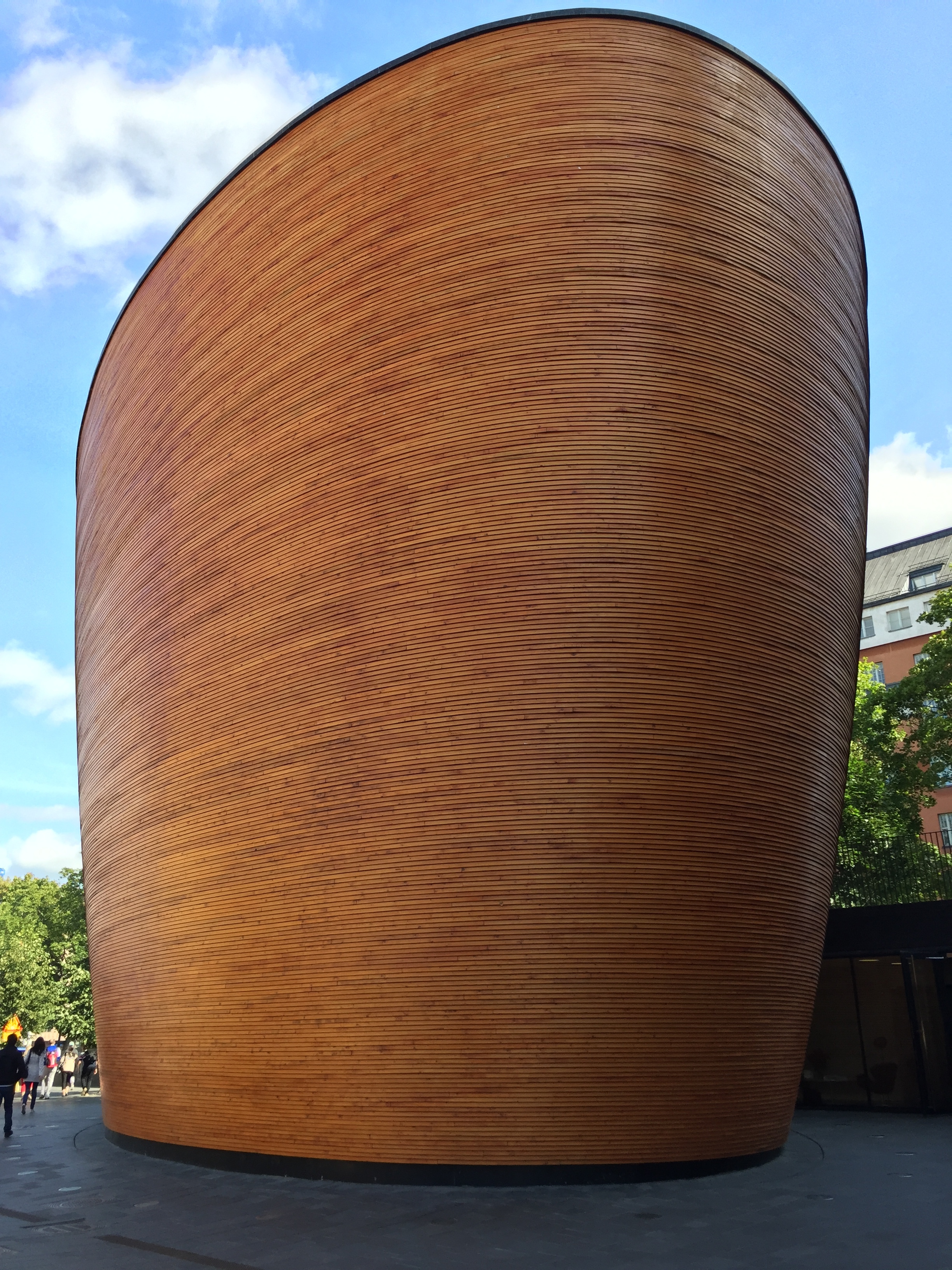 Attempt at an artistic photo of the Kamppi Chapel (“Chapel of Silence”) in Helsinki, August 2017.