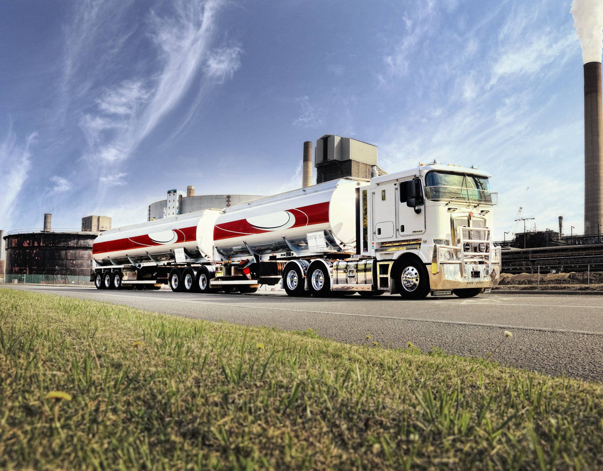 KW-K220-KelCampbell-Tank-Voss-Arncliffe-v2-1920x1500-4.jpg
