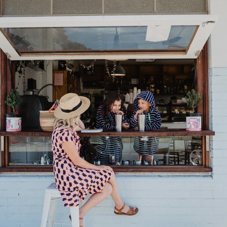Bree & her kids. 📷via @annapretoriusphotographyperth @swoodi_kids