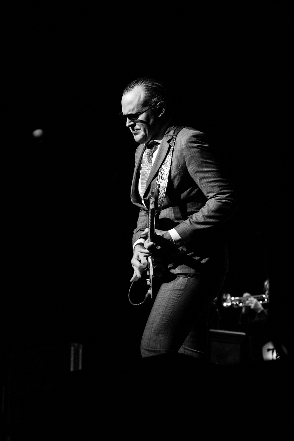 joe-bonamassa-the-warfield-sf.jpg