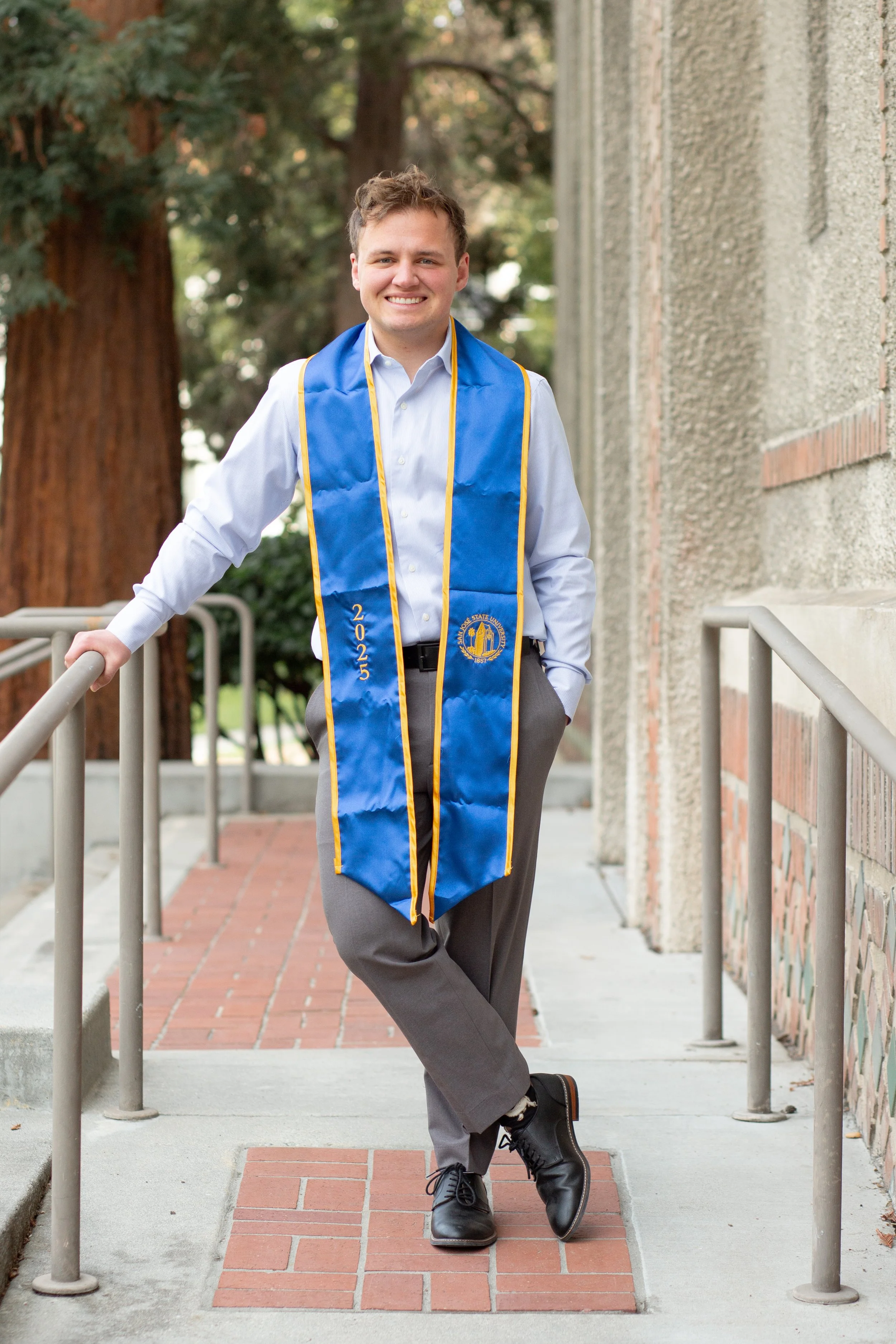 sjsugradportraits_120325_outofthebooth-17.jpg