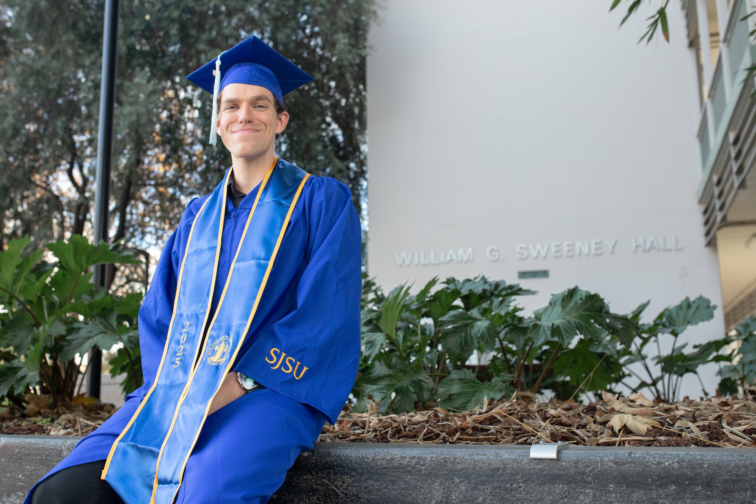 sjsugradportraits_120325_outofthebooth-42.jpg