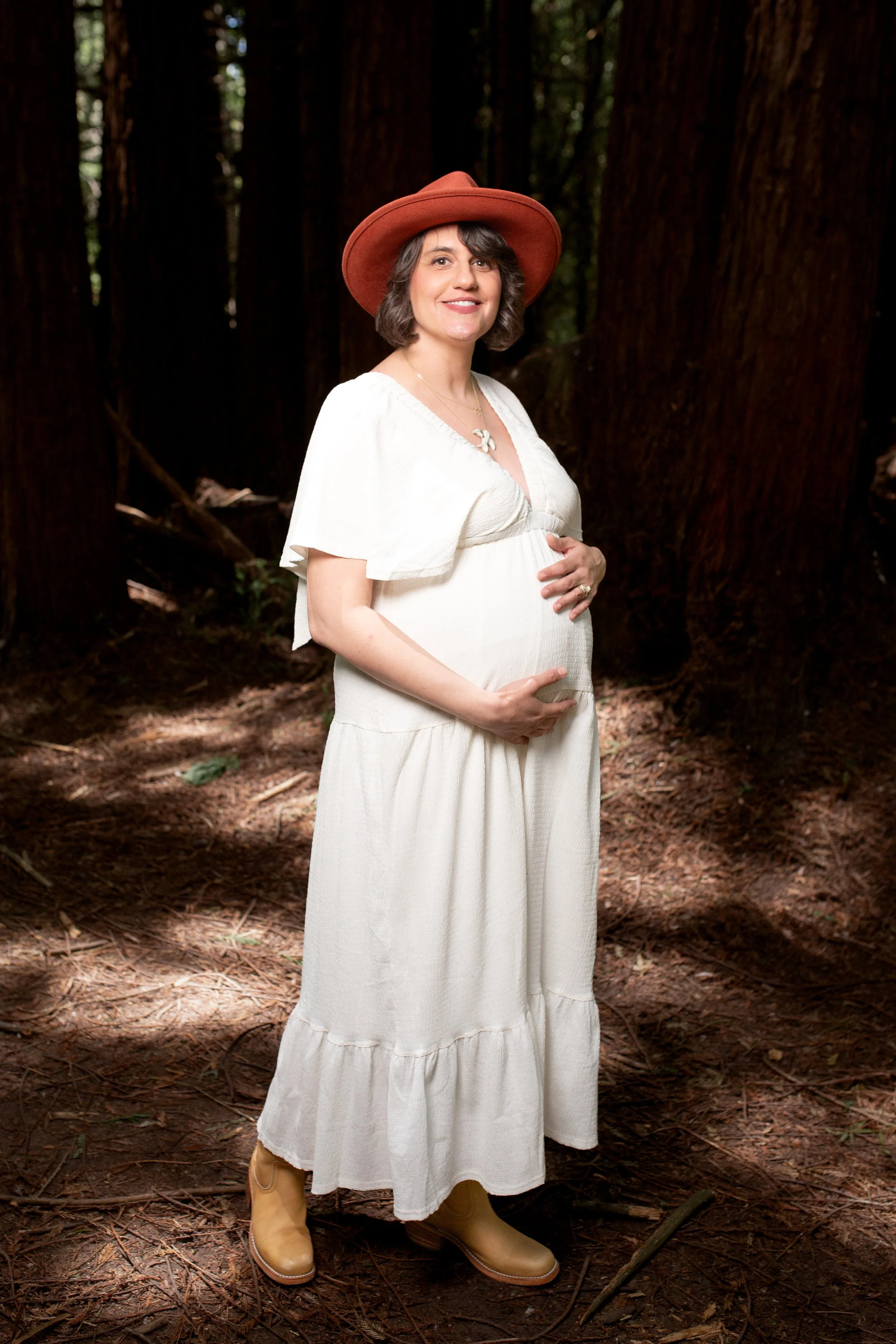 elanaericfinchmaternity_052626_outofthebooth-49.jpg