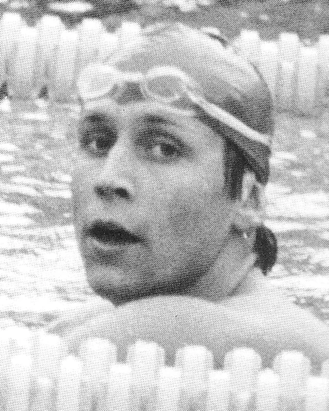 Gallery_Swimming_PelleHolmertz_HOF.jpg