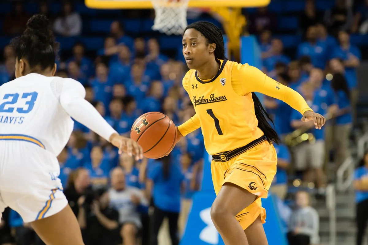 Gallery_Basketball_AshaThomas.jpg