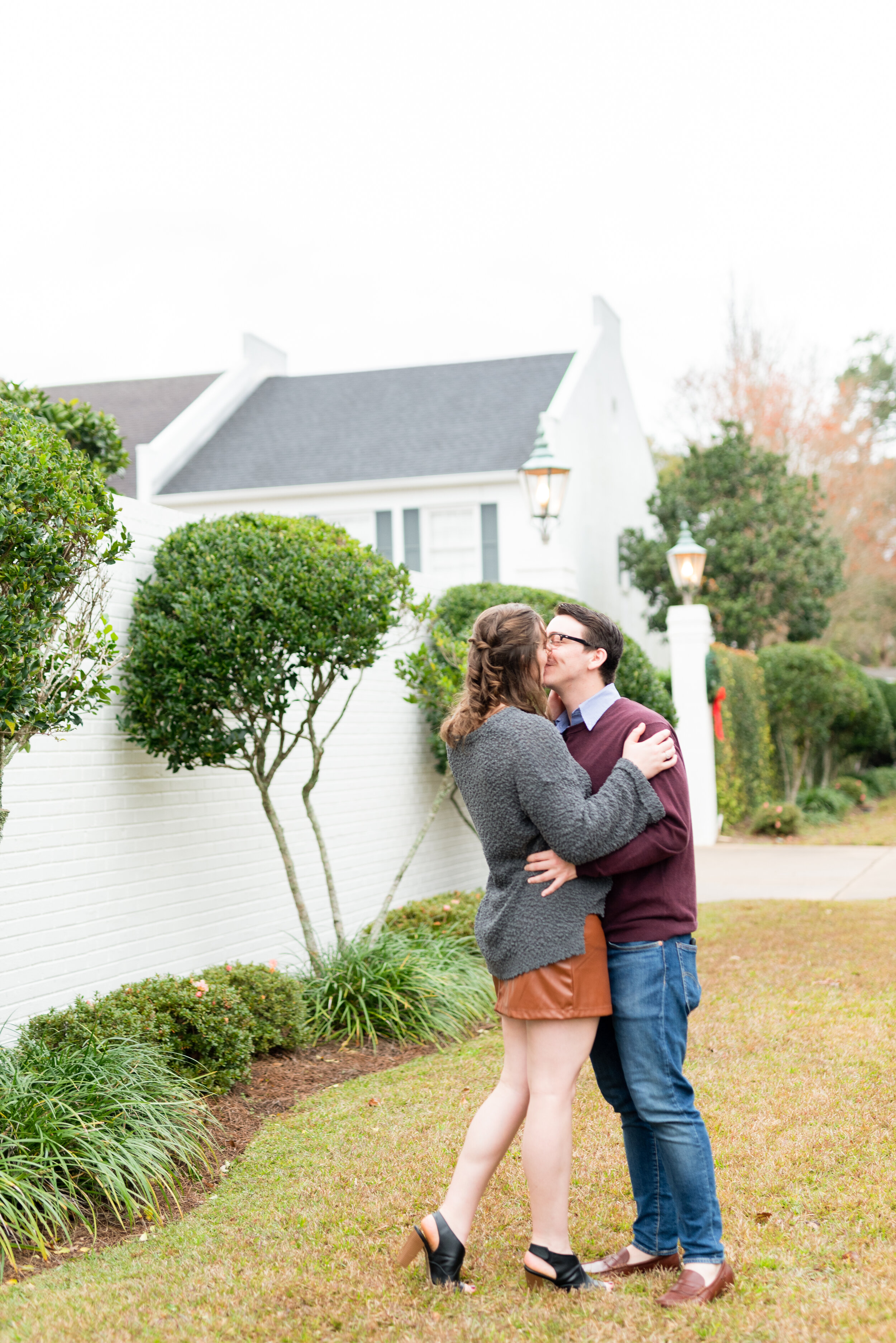 Carpe Diem Engagement Photoshoot | Spring Hill College Engagement Photoshoot | Rainy Day Engagement Photoshoot | Photography by Kristen Marcus Photography