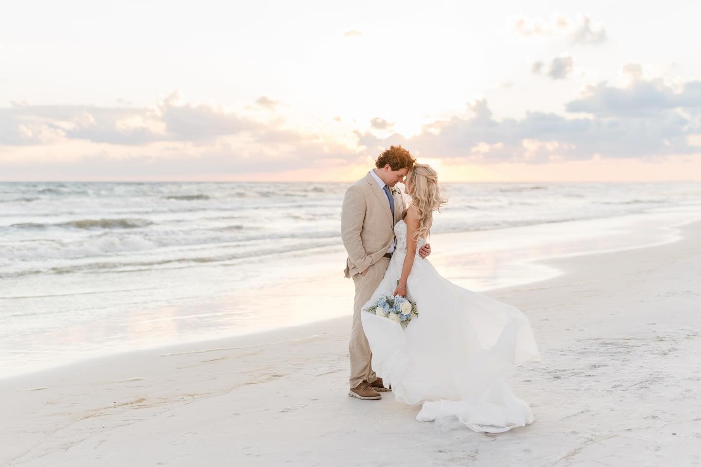 Today I&rsquo;ll be in Orange Beach for a wedding 🌅

#orangebeachwedding #orangebeachweddingphotographer #alabamaweddingplanner #alabamaweddings #alabamaweddingphotographer #mobilealabamaweddingphotographer #fairhopealabamaweddingphotographer #beach