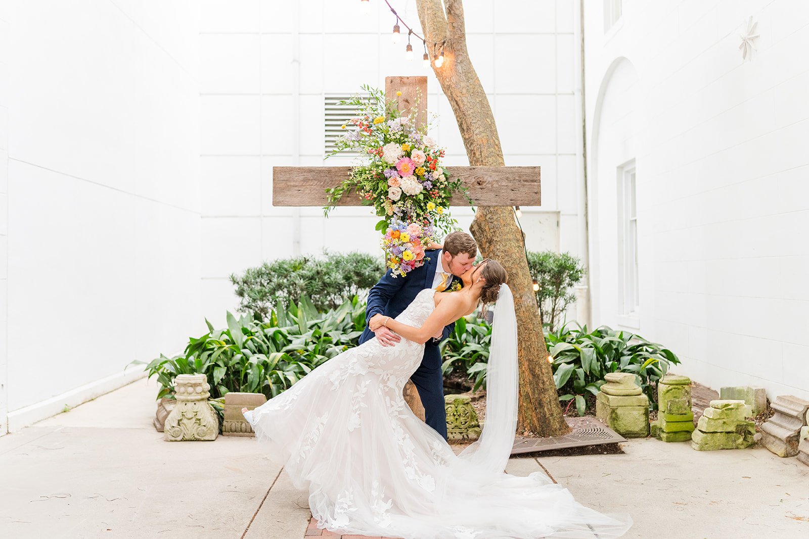 History Museum of Mobile Alabama Wedding in April | Spring Wedding in Mobile Alabama | Wedding Photographer