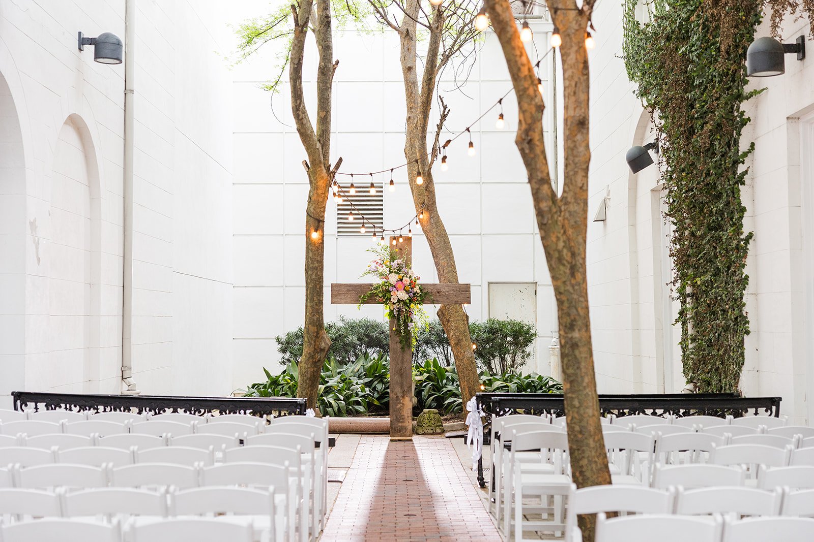 History Museum of Mobile Alabama Wedding in April | Spring Wedding in Mobile Alabama | Wedding Photographer