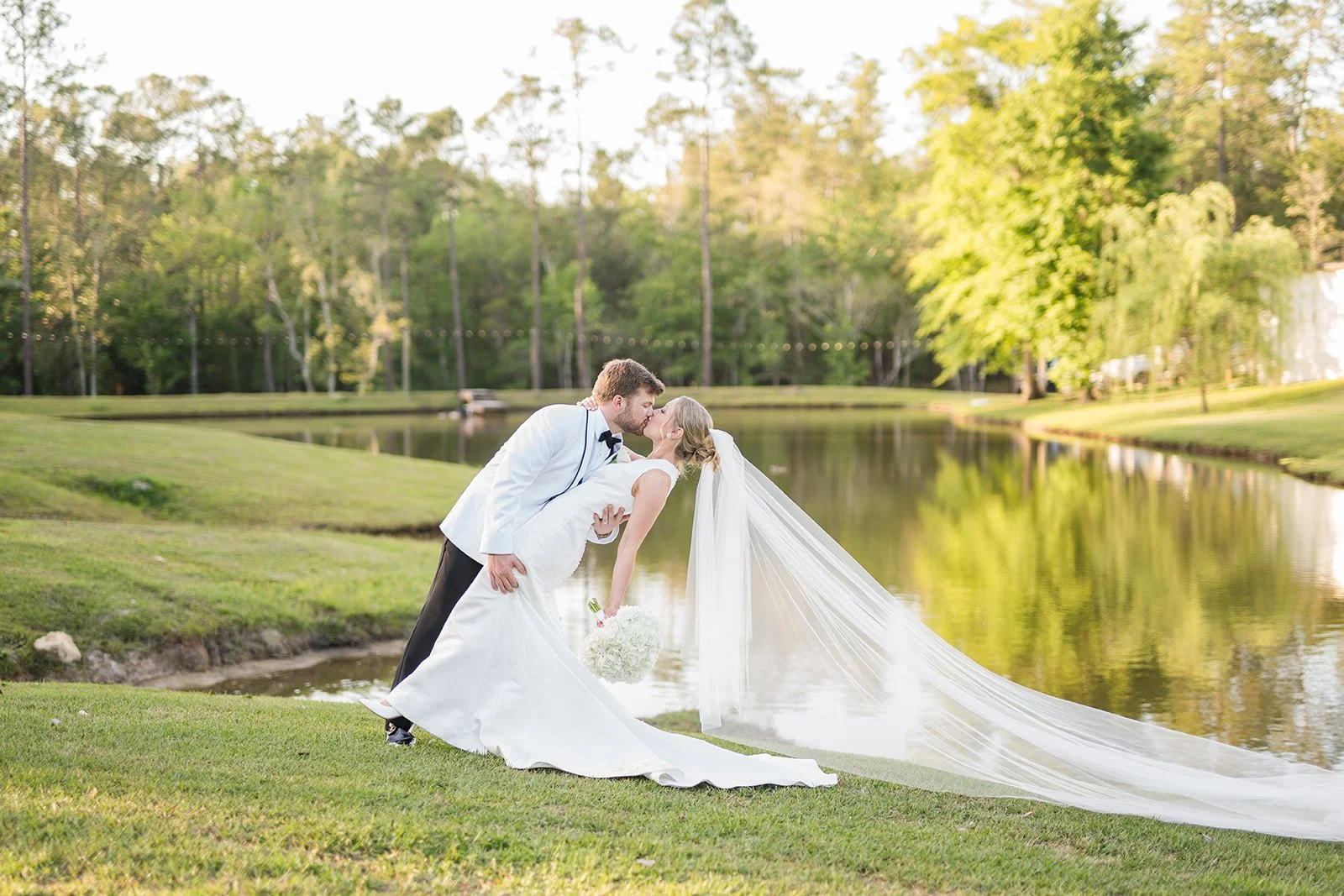 Classic Black &amp; White Wedding at Izenstone | Kate + Christian