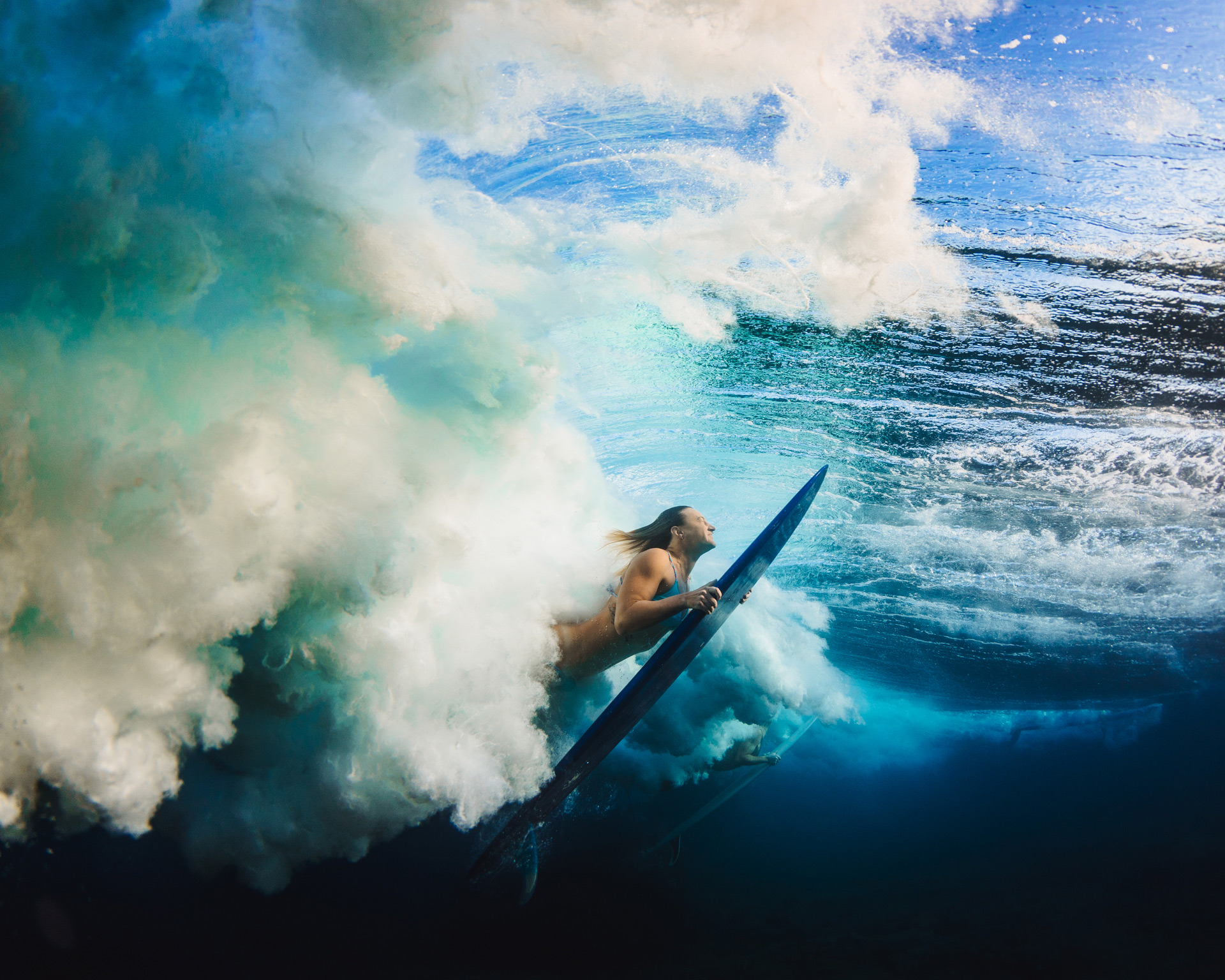 Surfer_Duckdive_Woman_SarahLeePhoto.jpg