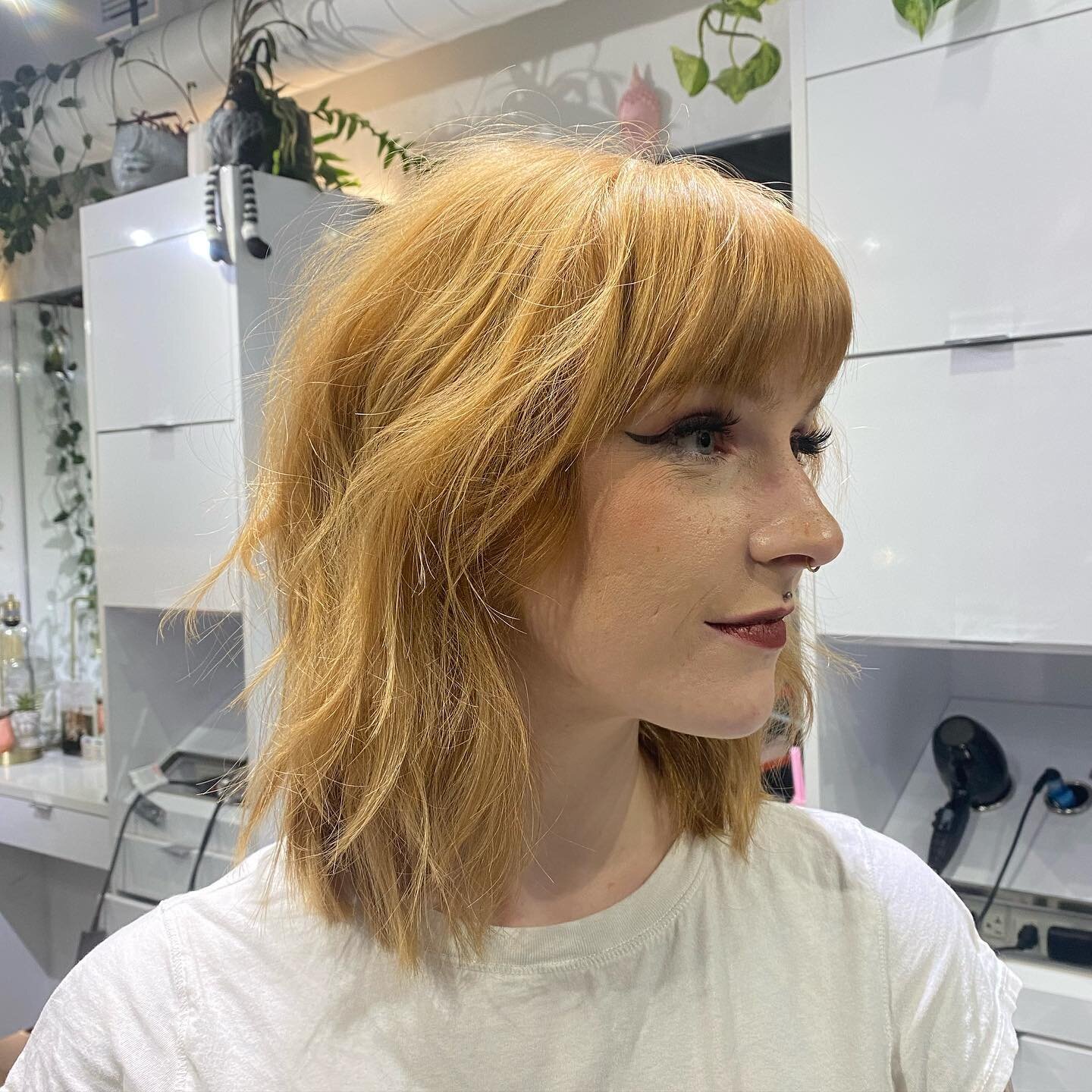 We love texture over here 😍 cute little shaggy bob for Saskia